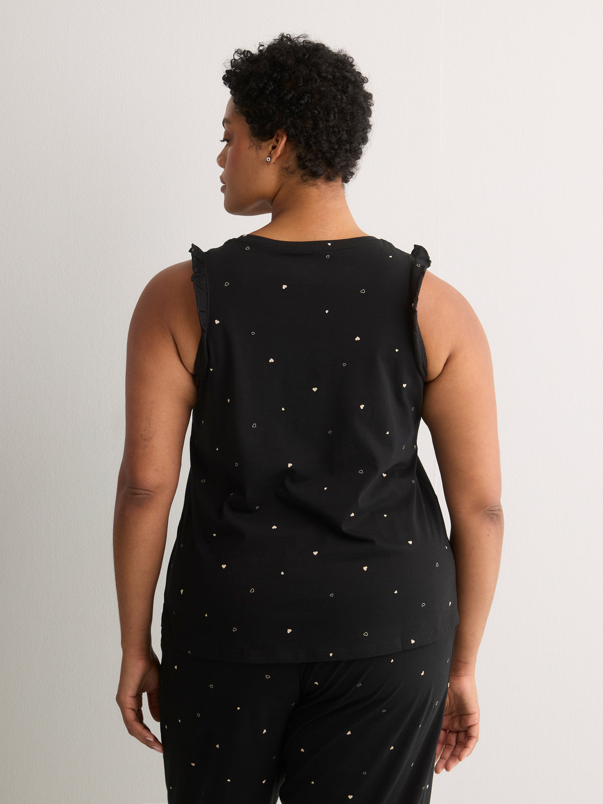 Black Heart-Print Modern-Fit Sleeveless Pyjama Top - tiVOGLIO