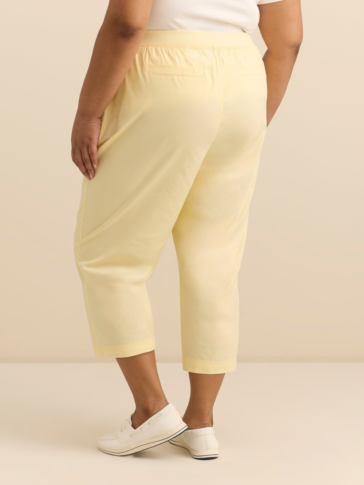 Capri uni avec taille ajustable