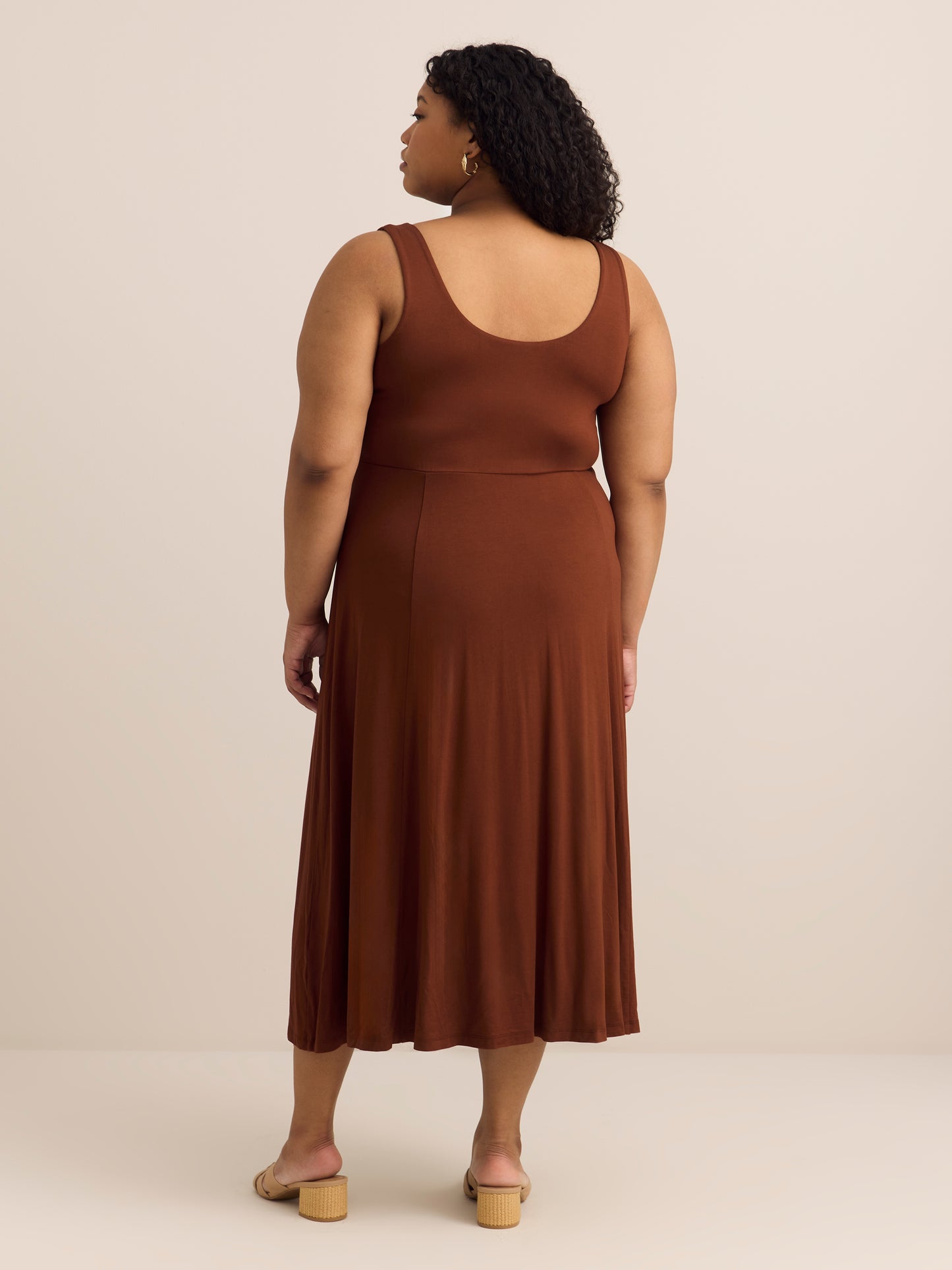 Responsible, Scoop Neck Sleeveless Dress with Slit