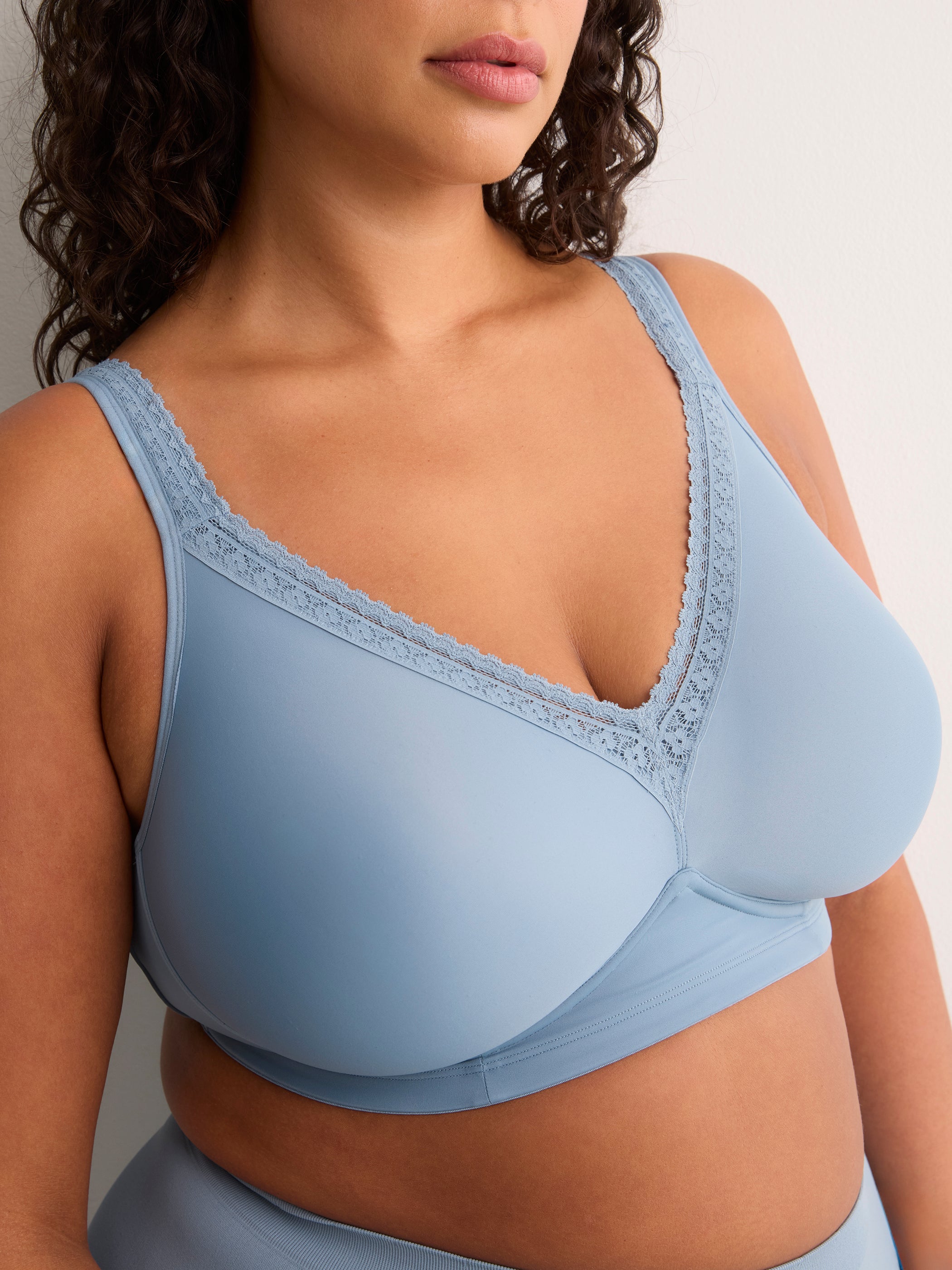 Blue Wireless Padded T-Shirt Bra with Lace - tiVOGLIO