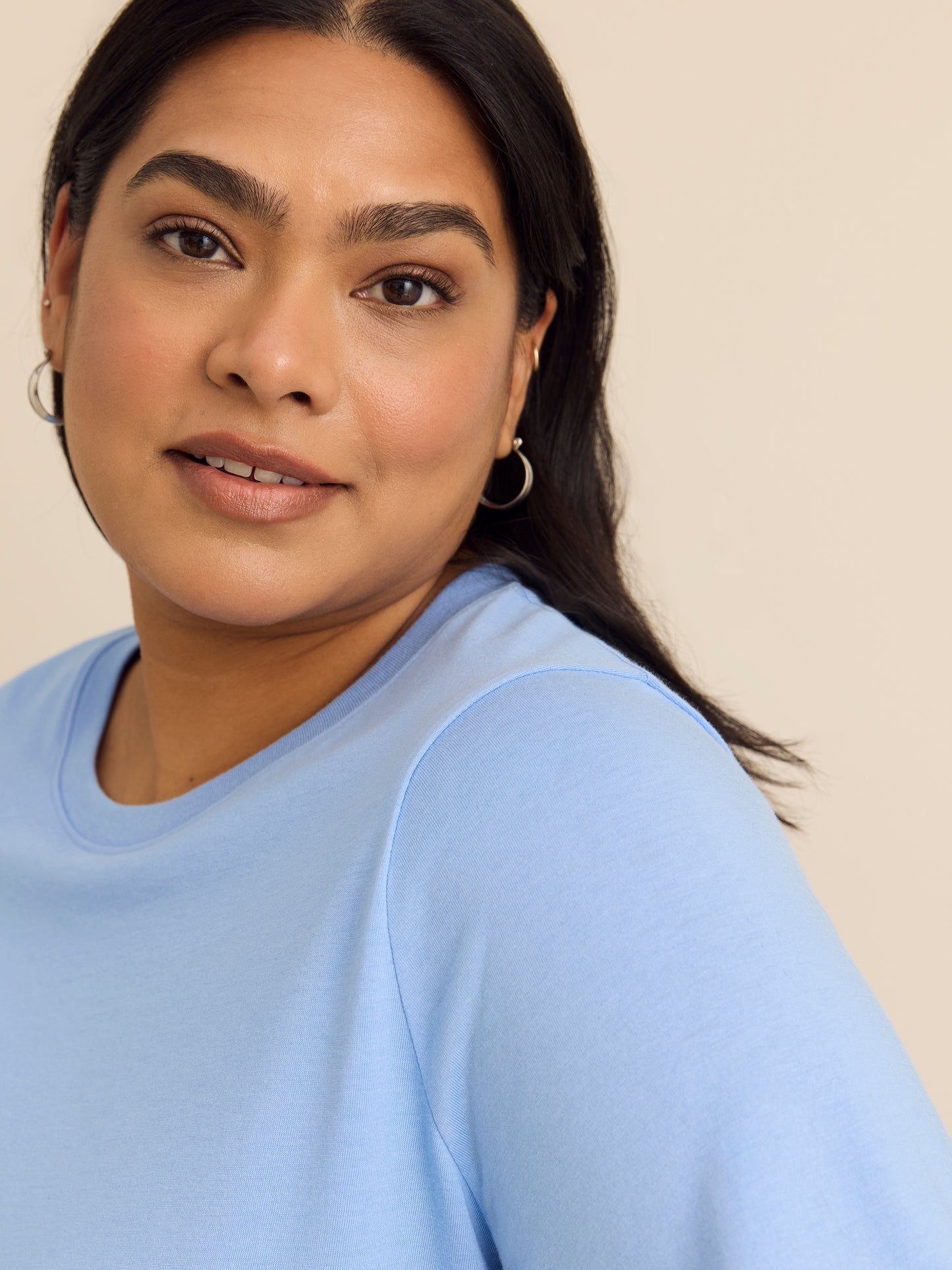 Haut à manches courtes avec ourlet bouffant