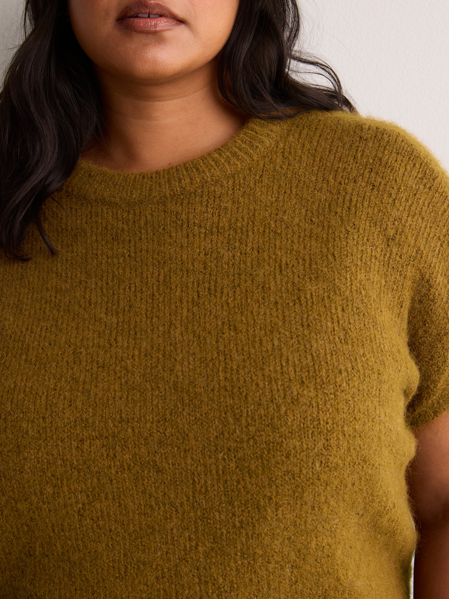 Loose Extended-Sleeve Fuzzy Yarn Short Sweater