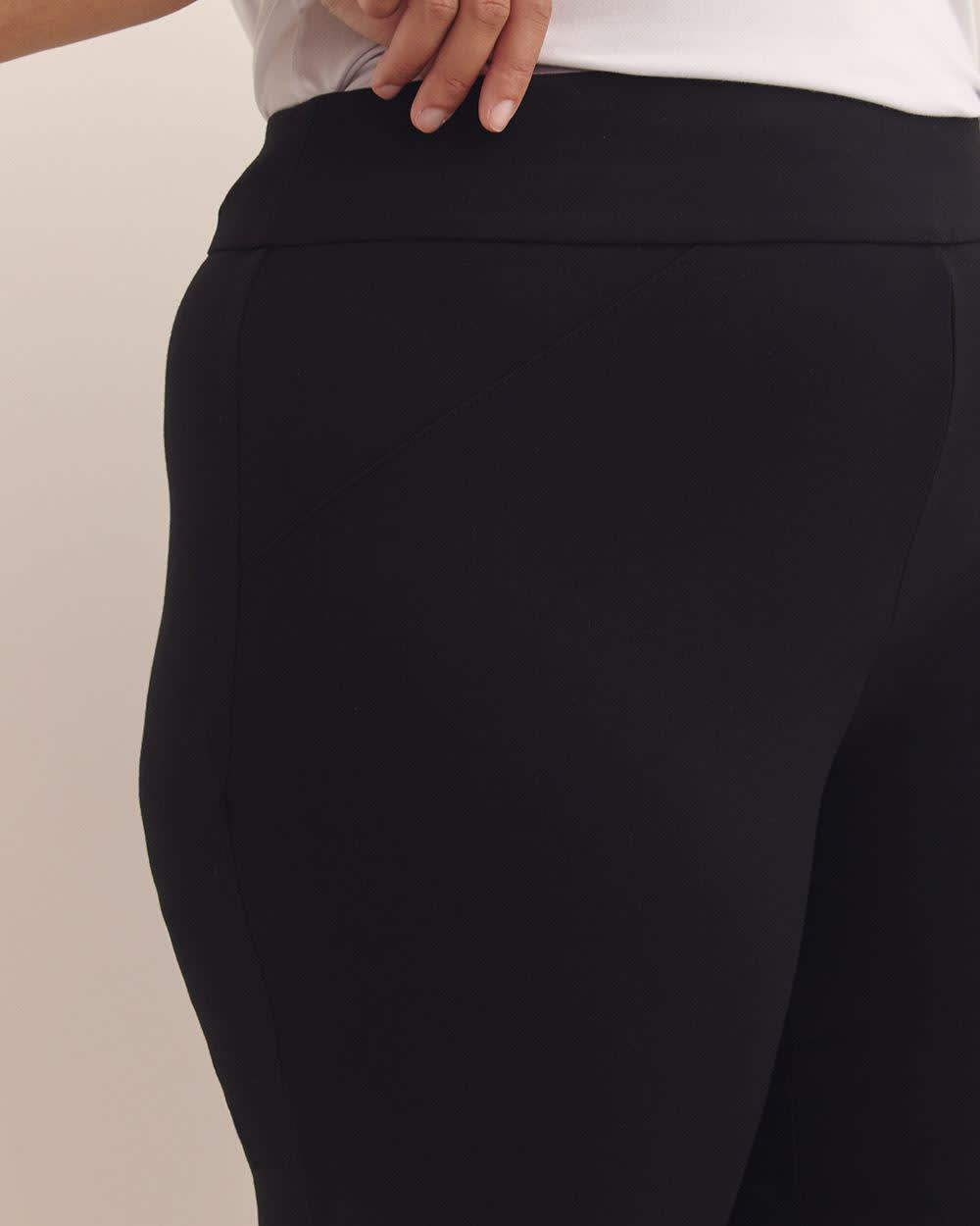 Pantalon amincissant noir à  jambe droite en pointe de Rome, petite