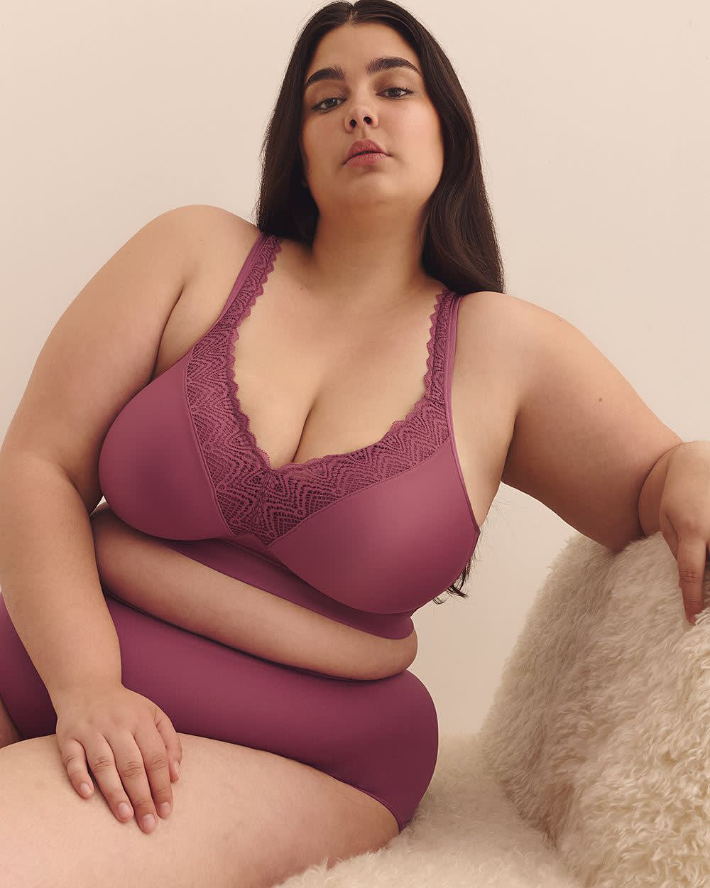 Wireless Padded Breathable T-Shirt Bra with Lace - ti Voglio