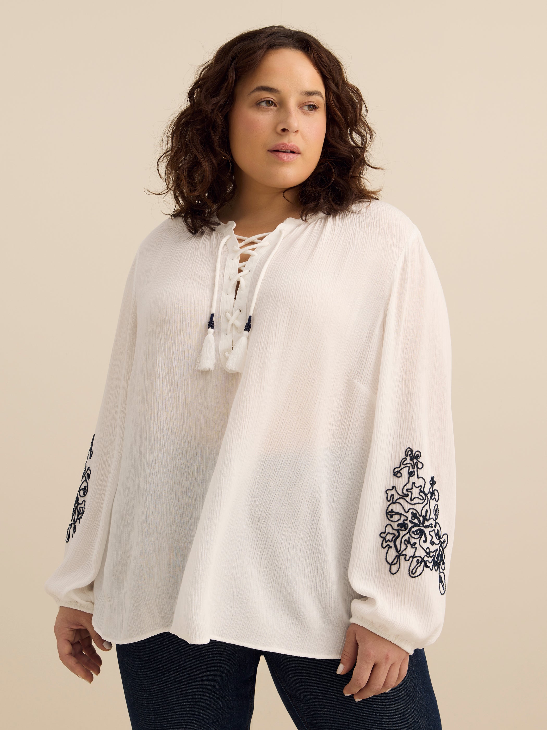 Blouse évasée boho à manches longues brodées