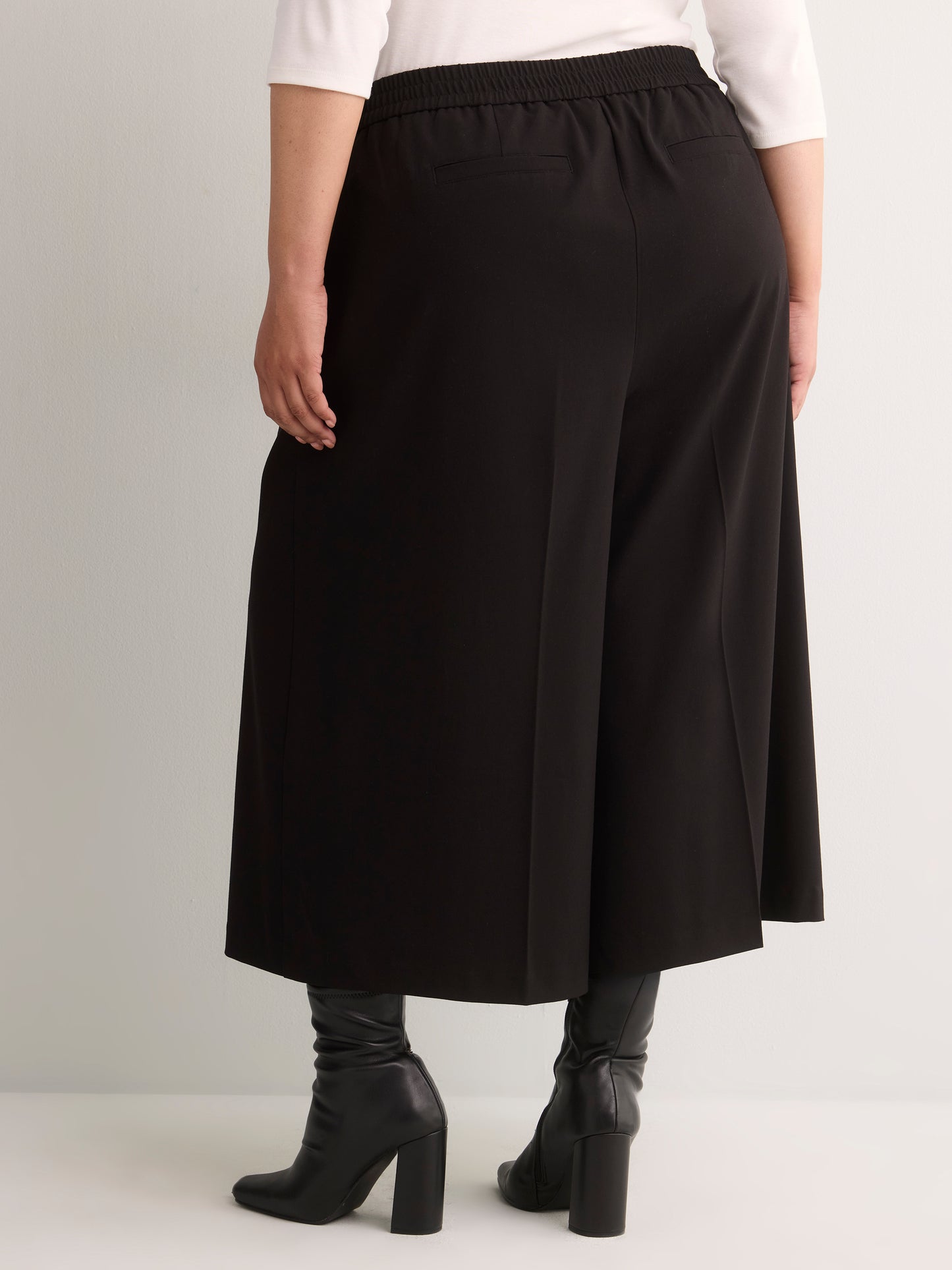Pintuck Pull-On Crop Culotte Pant
