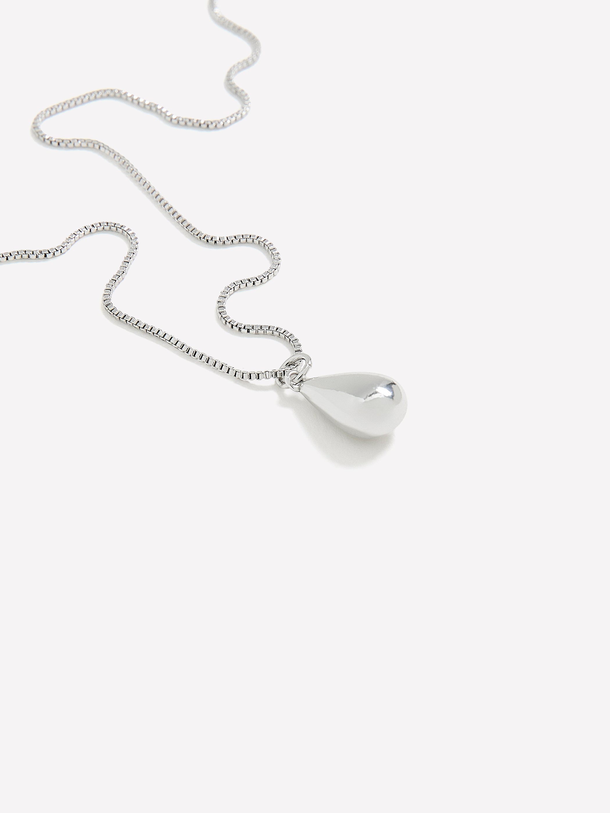 Short Dainty Necklace with Teardrop Pendant