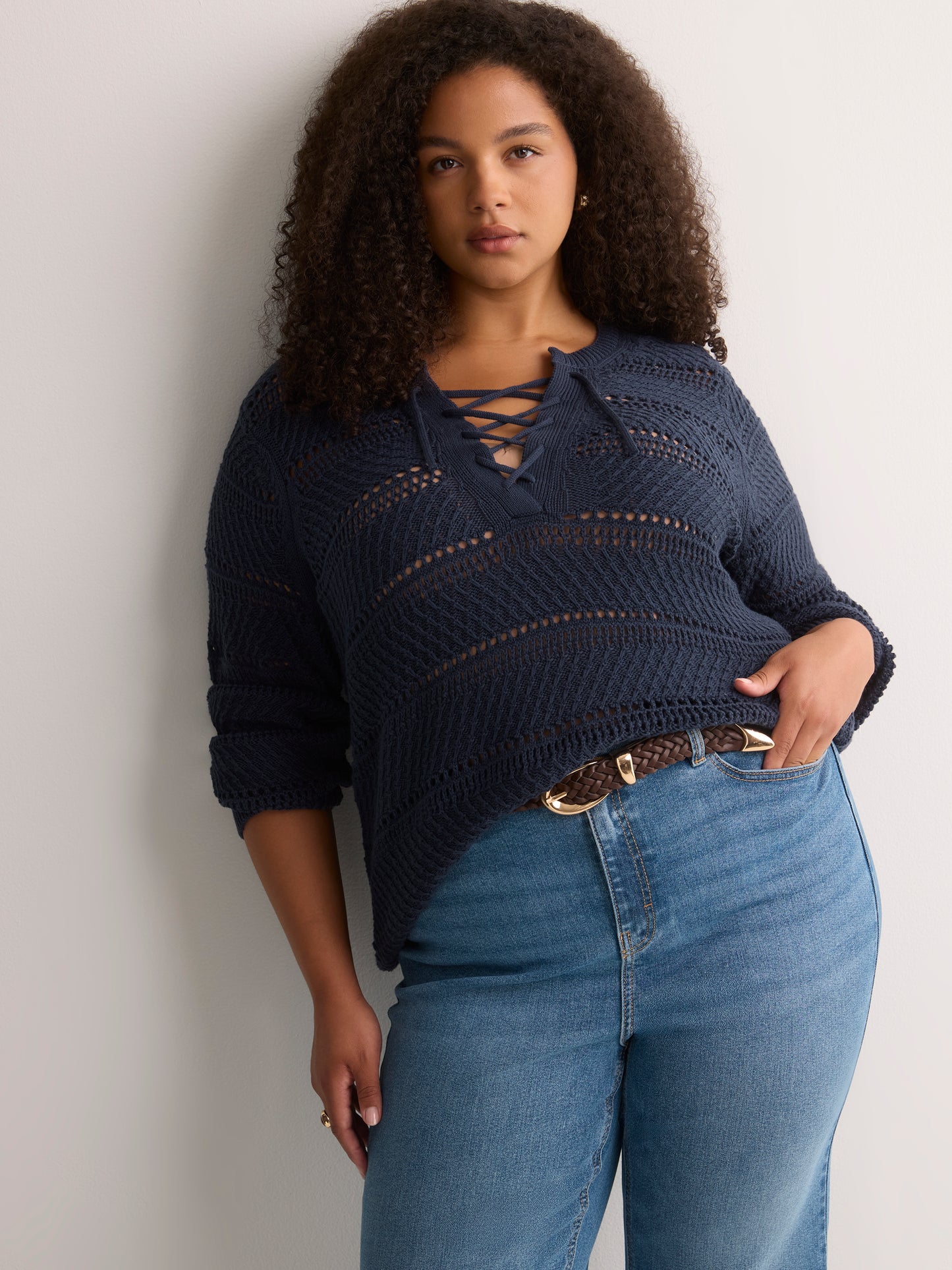 Straight Lace-Up Crew Neck Combed Knit Sweater