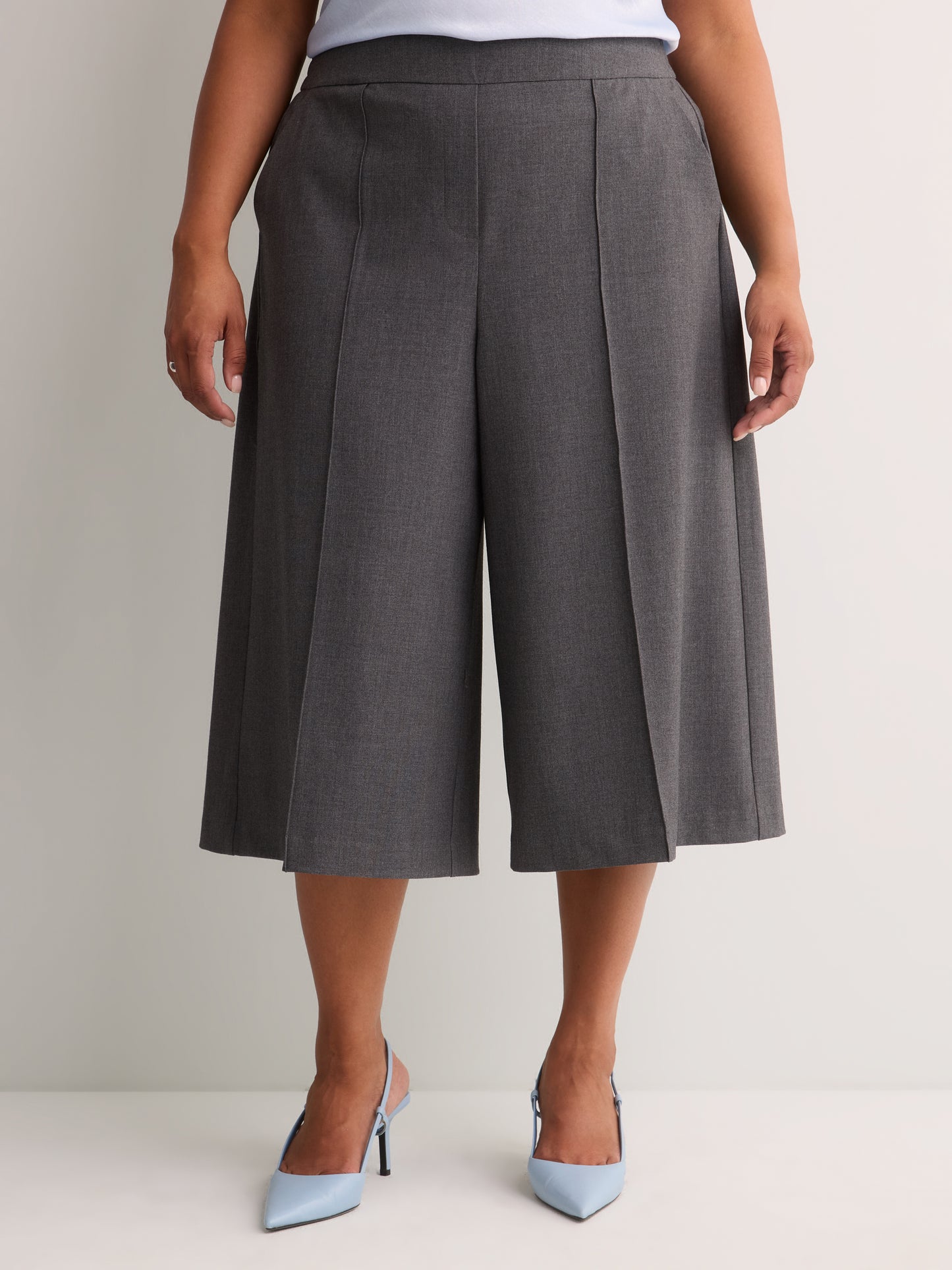 Pintuck Pull-On Crop Culotte Pant