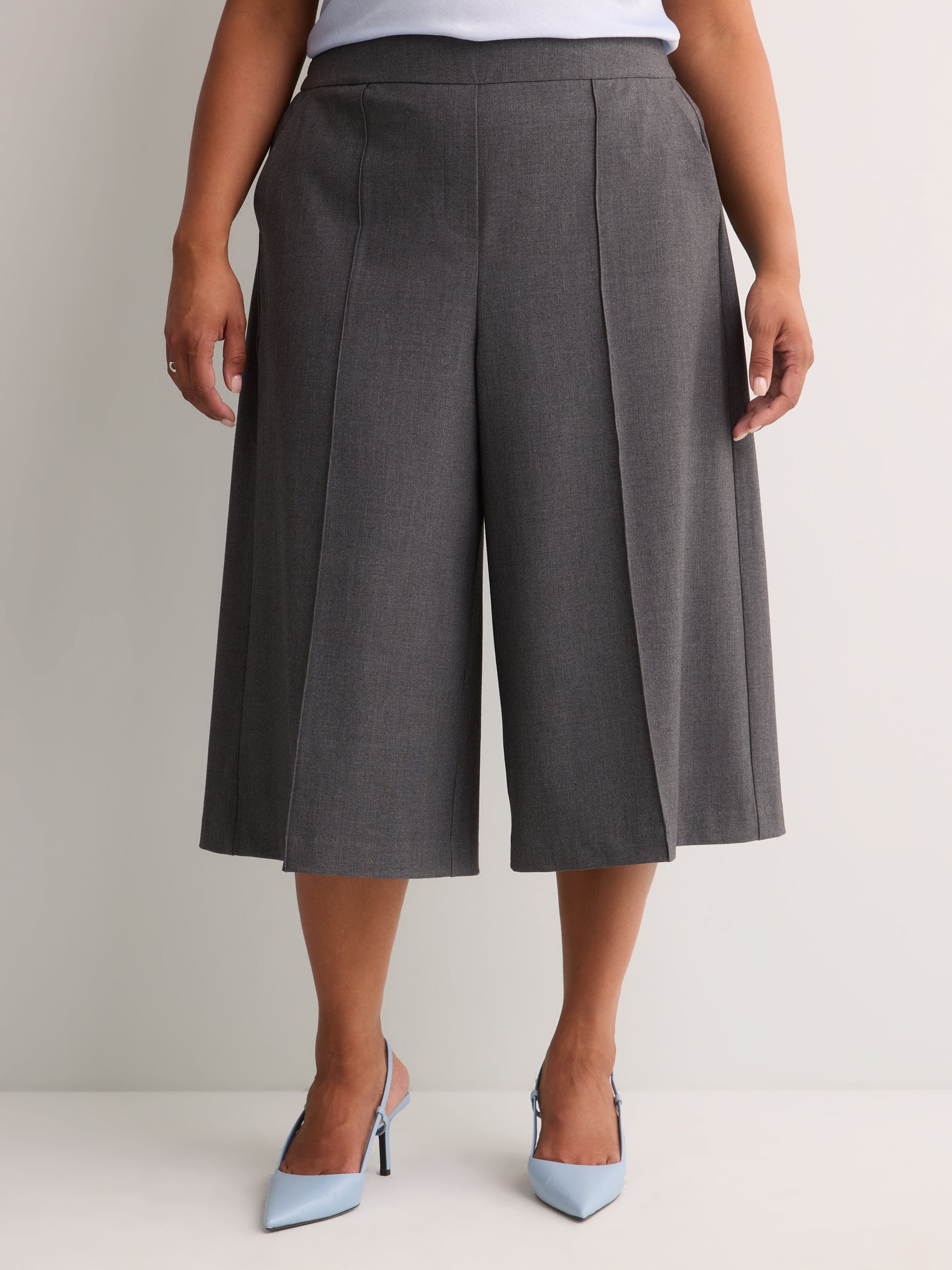 Pintuck Pull-On Crop Culotte Pant