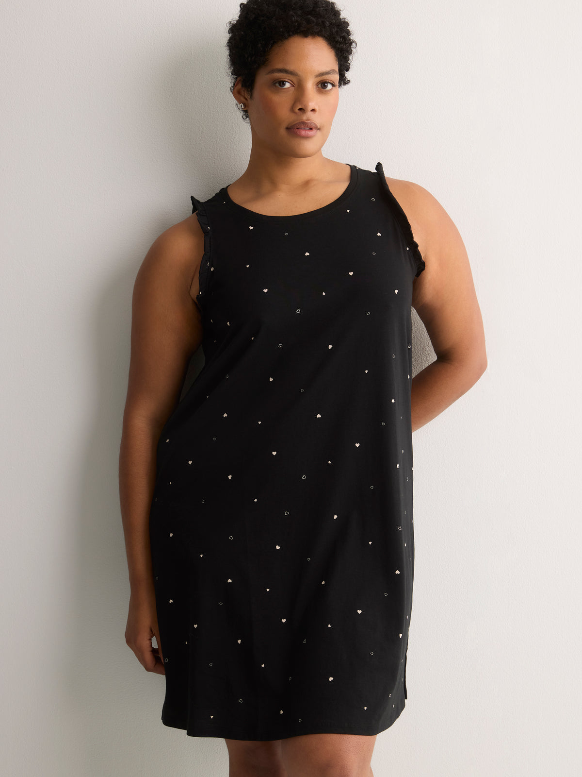 Black Micro-Heart Print Sleeveless Sleepshirt - tiVOGLIO