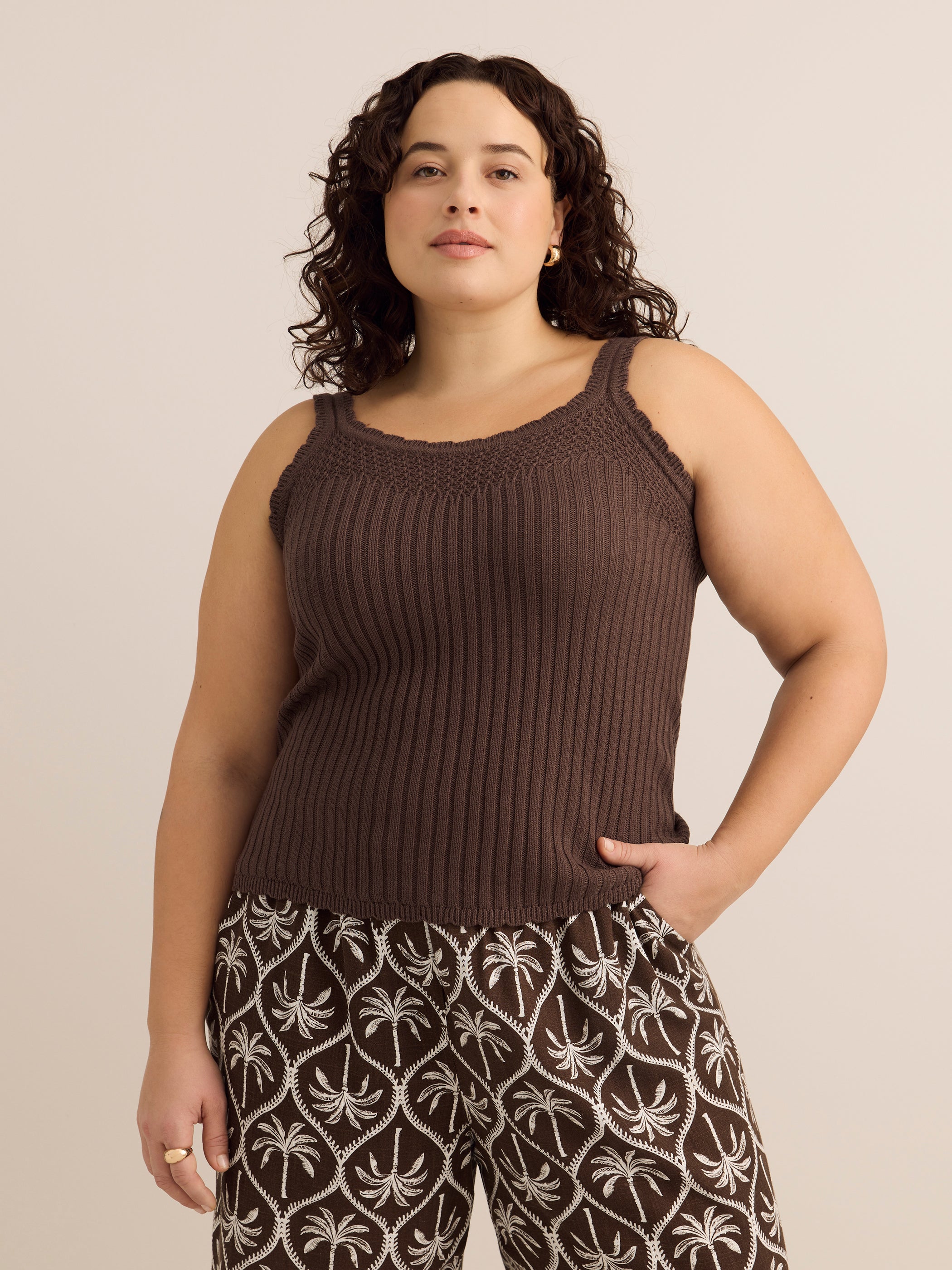 Heart-Shape Fancy-Stitched Sweater Tank