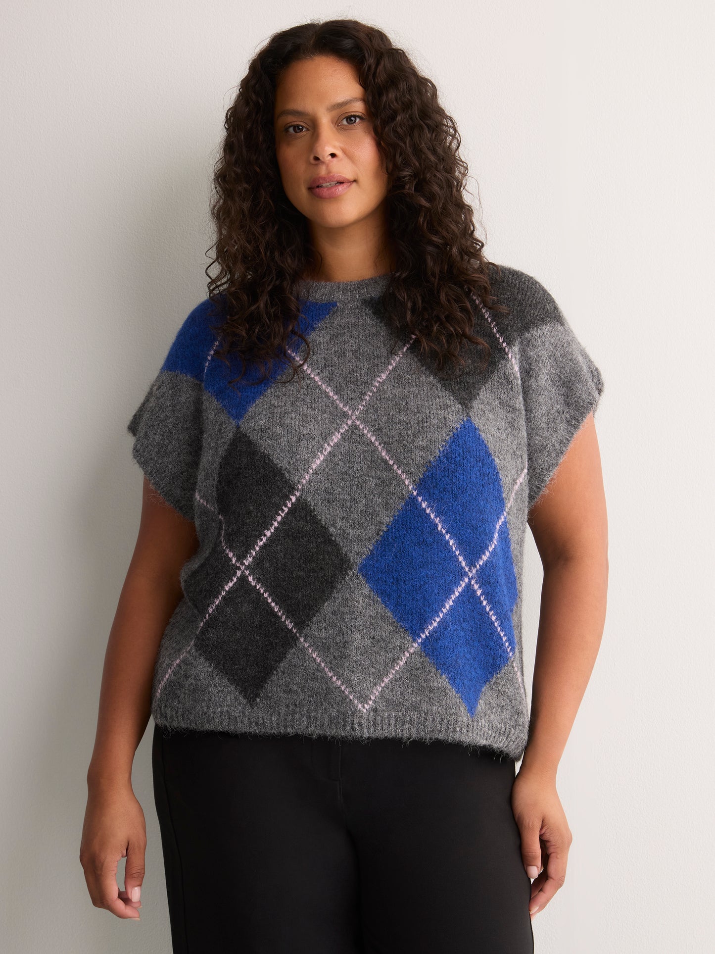 Loose Extended-Sleeve Argyle Fuzzy Yarn Short Sweater