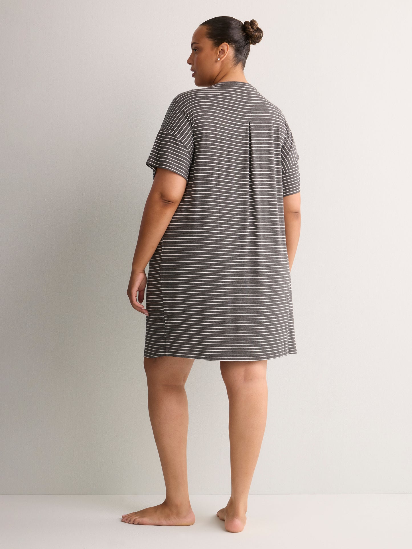 Responsible, Grey Striped Short-Sleeve Sleepshirt - tiVOGLIO