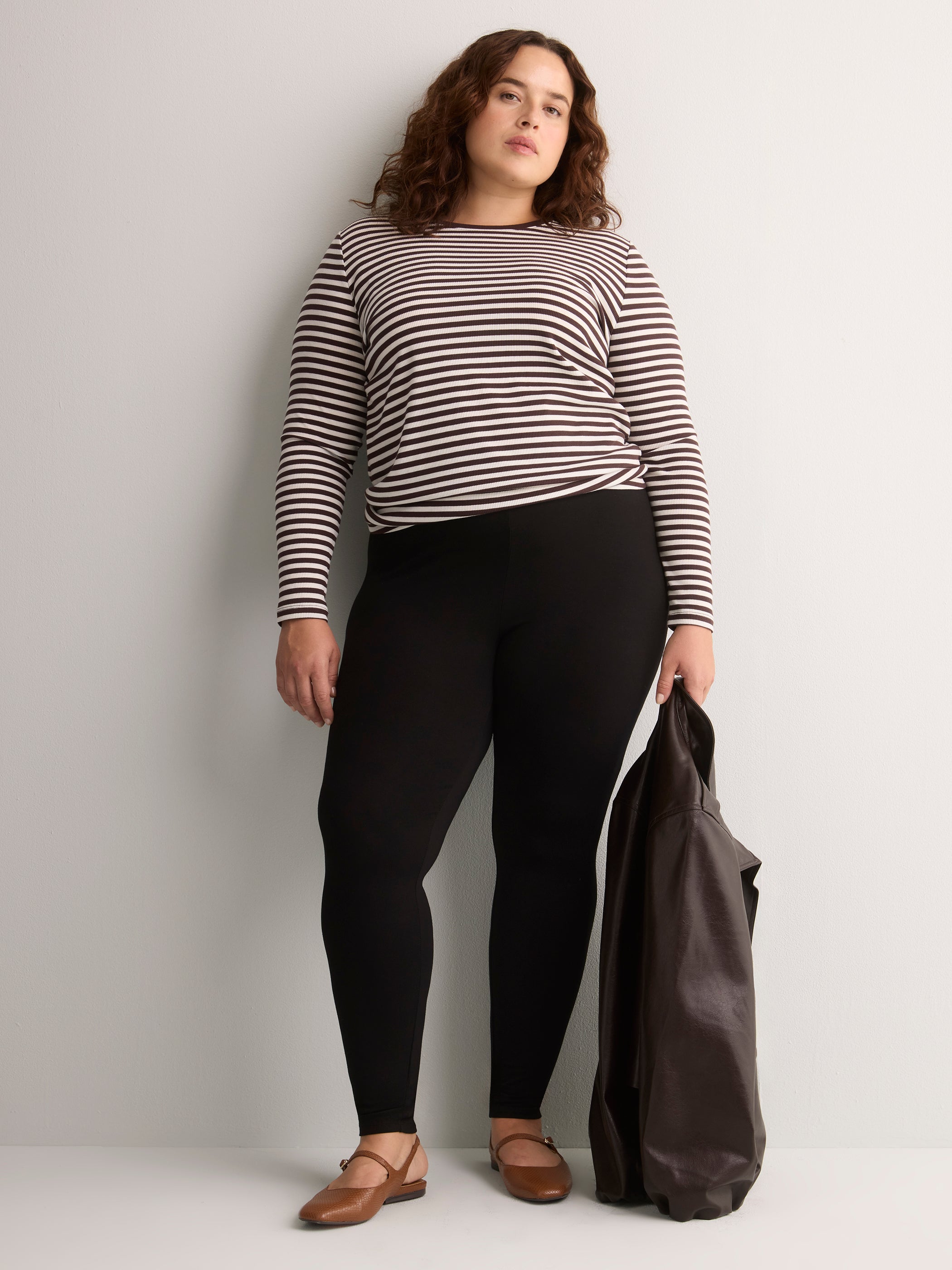 Responsible, Petite, Solid Leggings - PENN. Essentials
