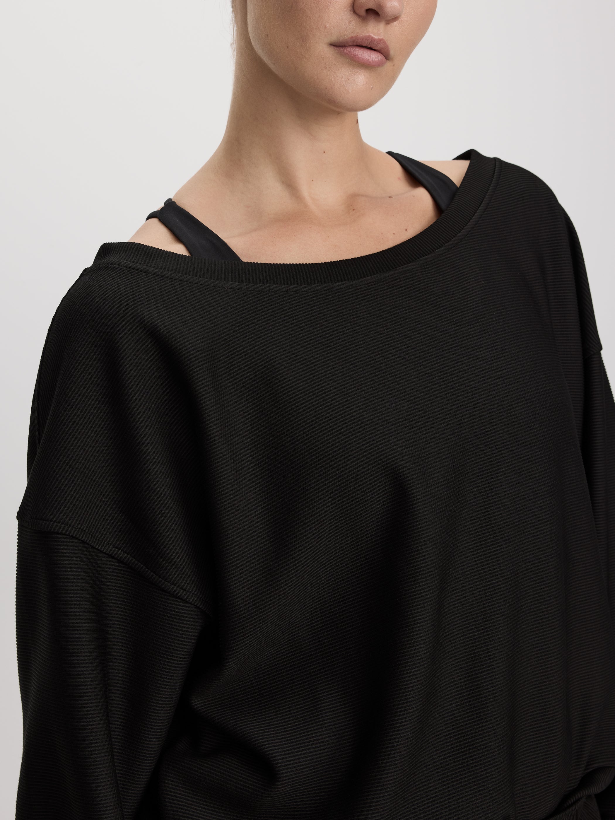 Long-Sleeve Off-the-Shoulder Top - Hyba