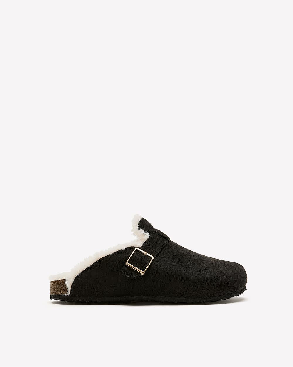 Sabot en faux suède doublé en sherpa, pied très large