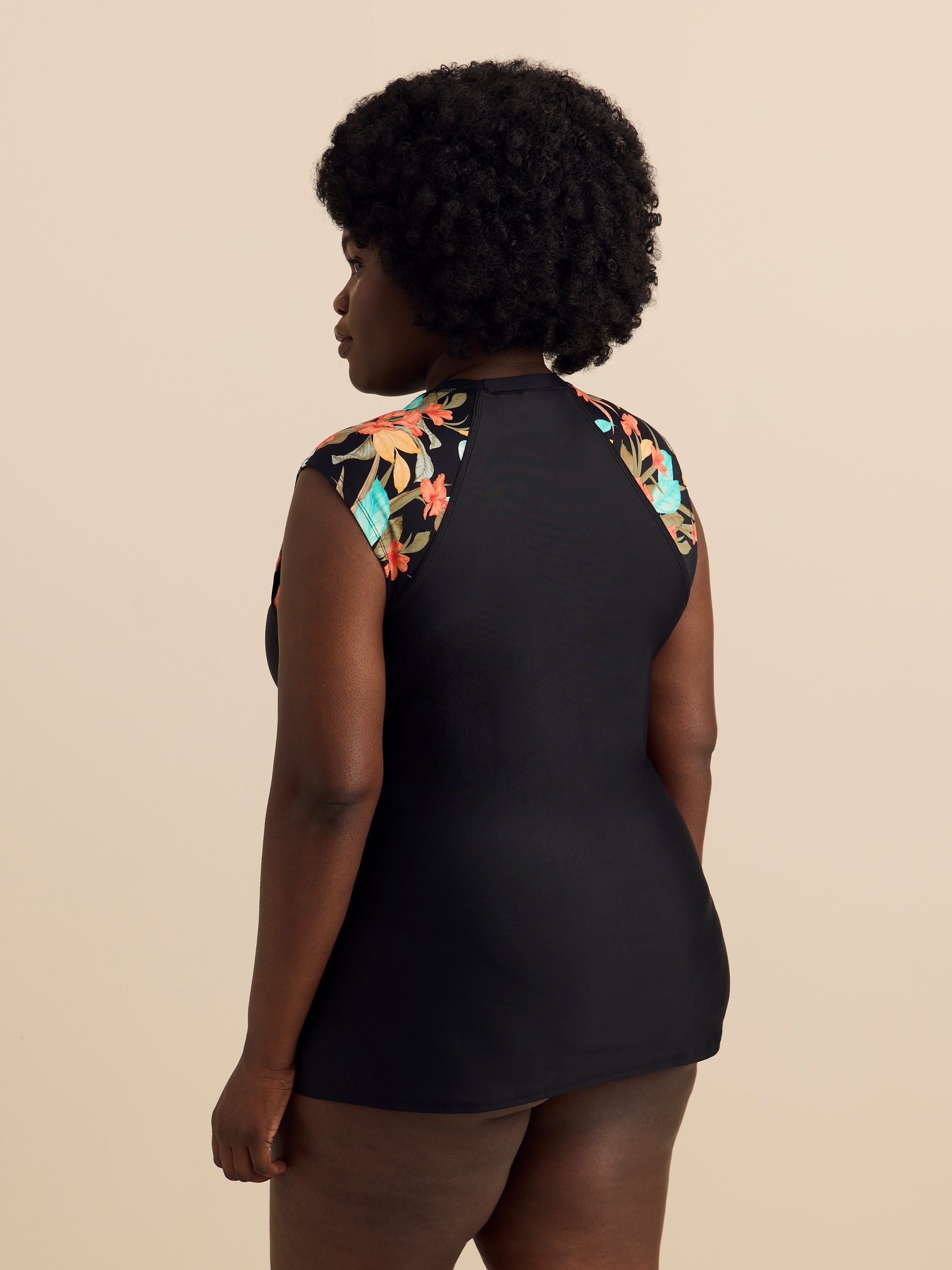 Black Tropical Cap-Sleeve Exhale Rashguard - Body Glove