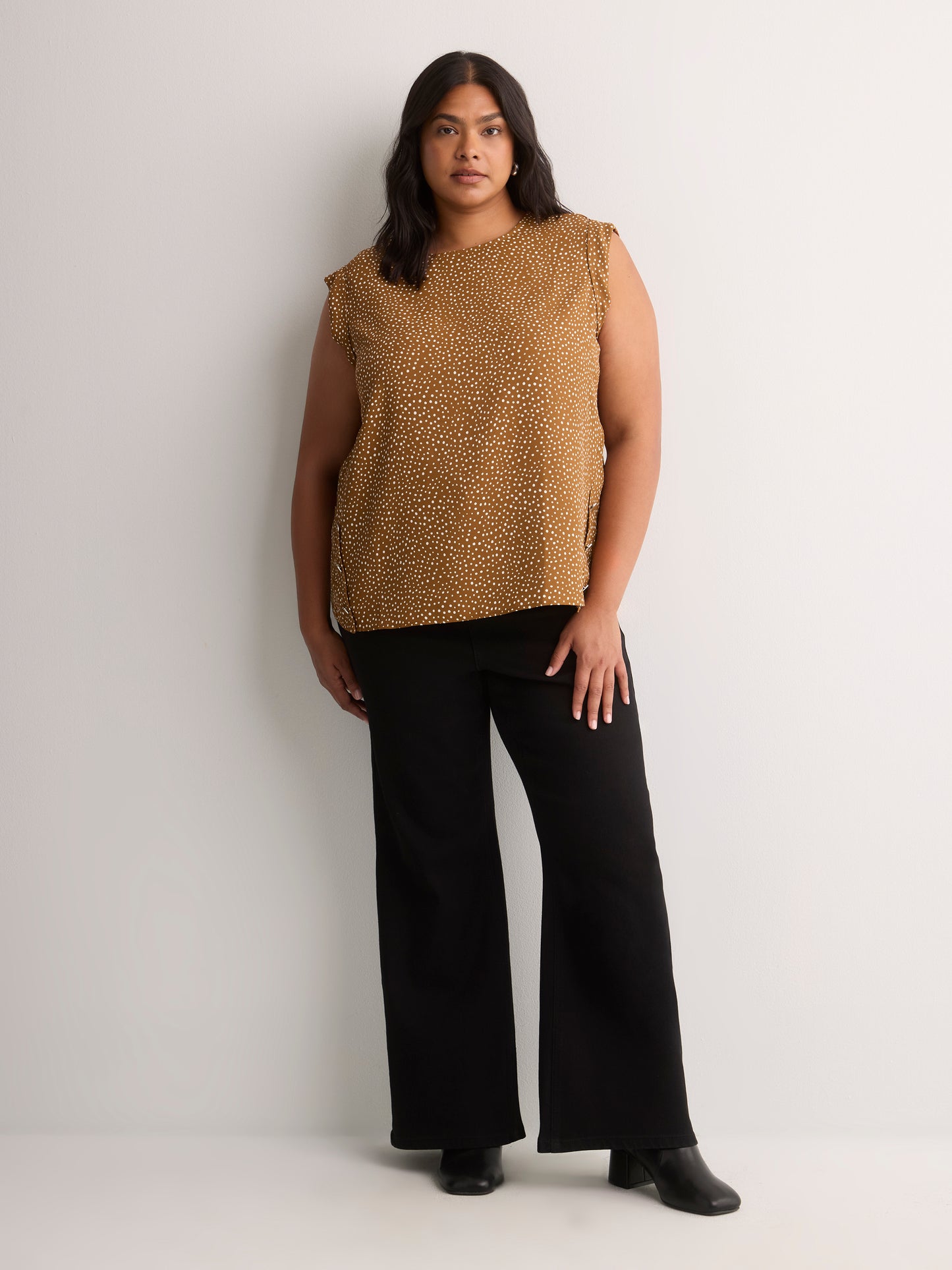 Responsible, Straight Extended-Sleeve Silky Blouse with Decorative Buttons