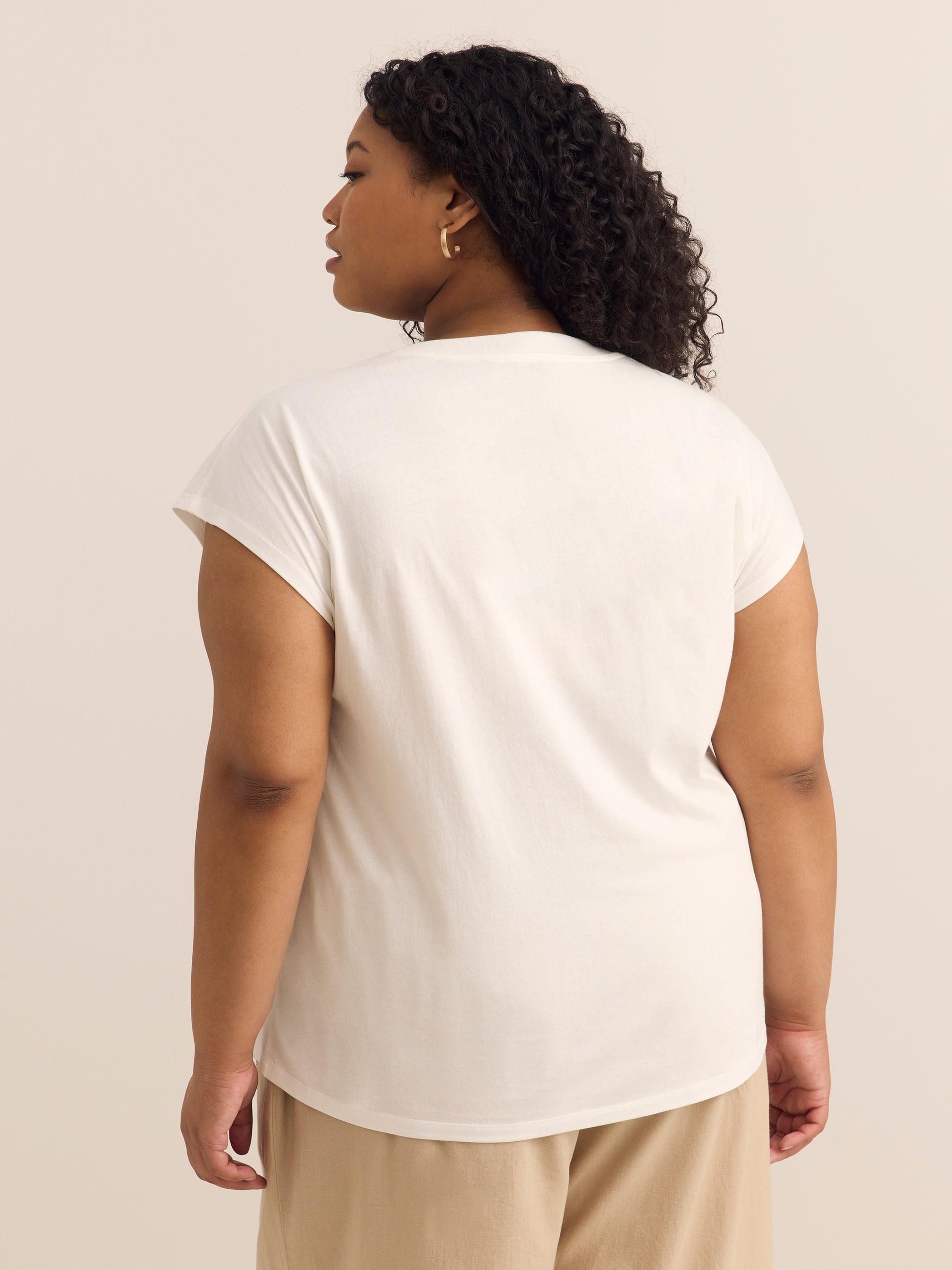 Extended-Sleeve Crewneck Knit Top