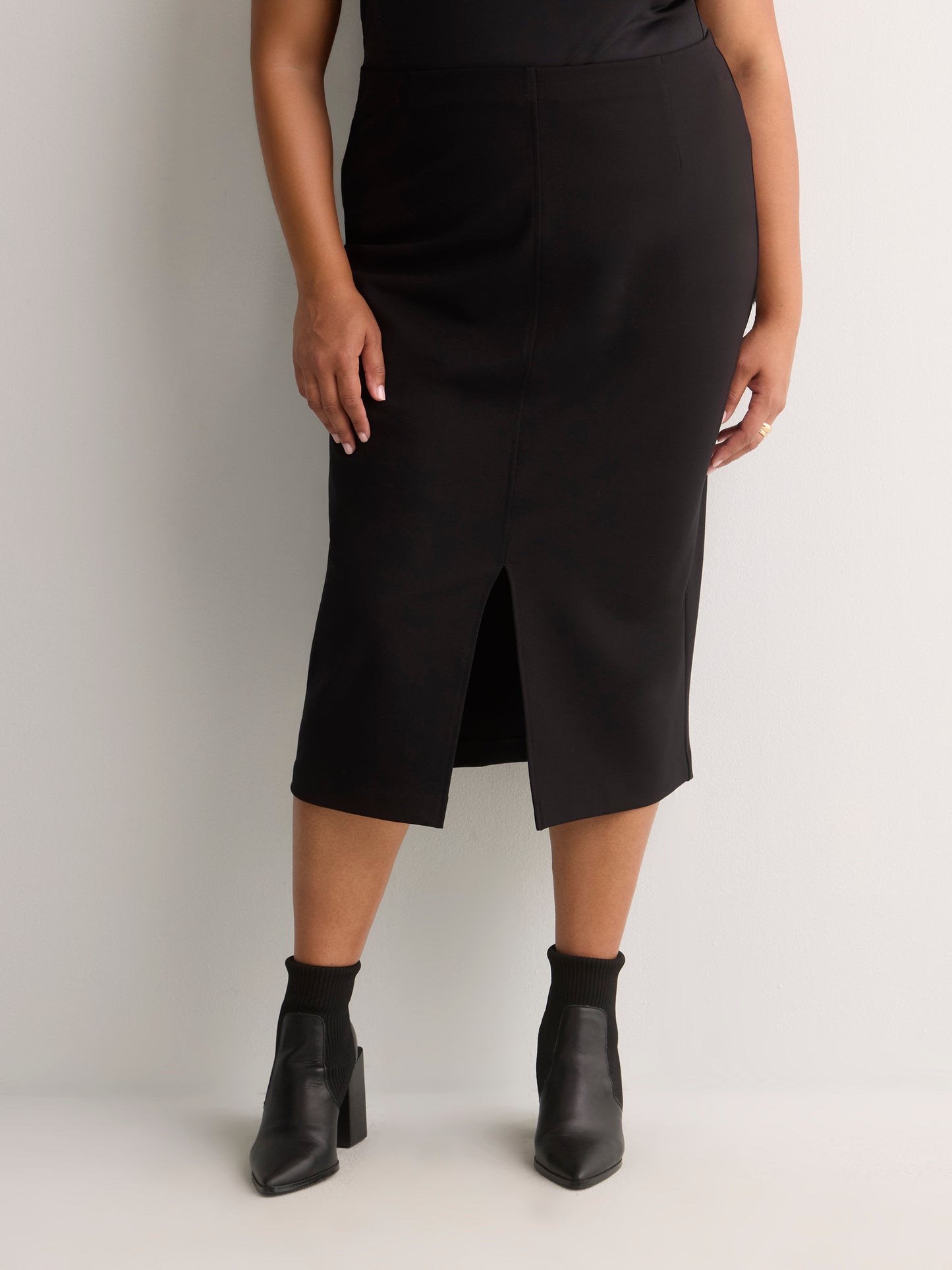 Black Pull-On Pencil Skirt