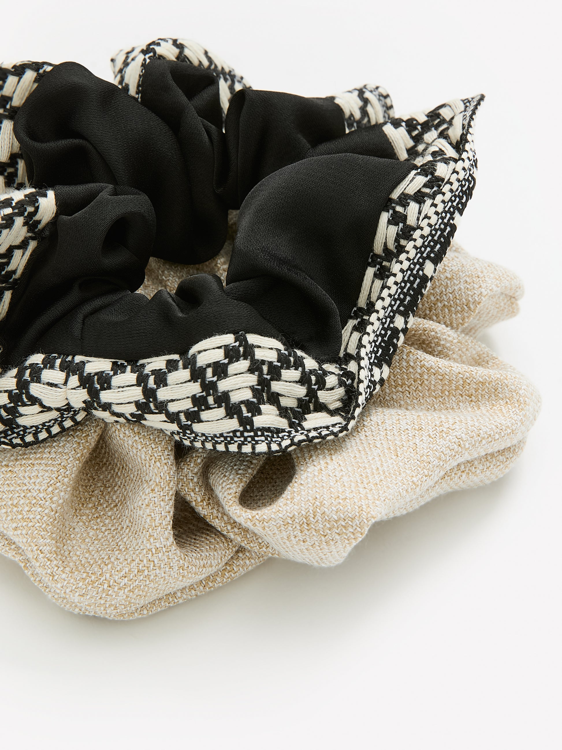 Elastic hair scrunchies, set of 2