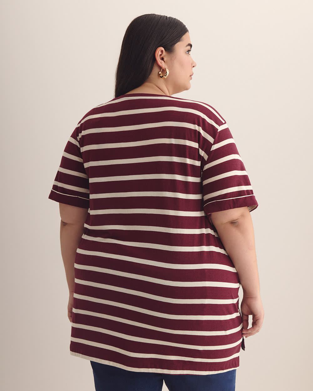 Boyfriend-Fit V-Neck T-Shirt - PENN. Essentials