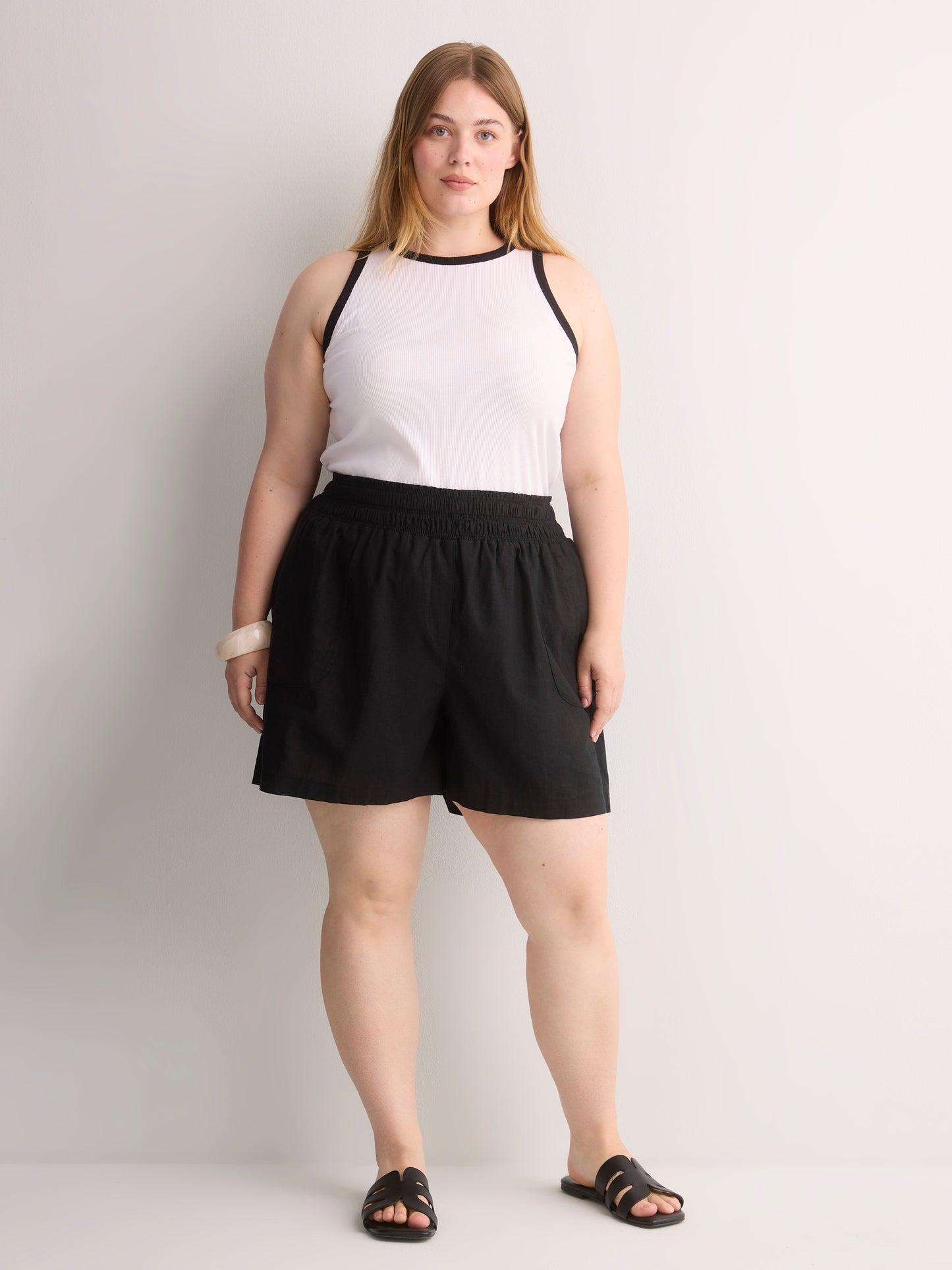 Linen Blend Pull-On Short