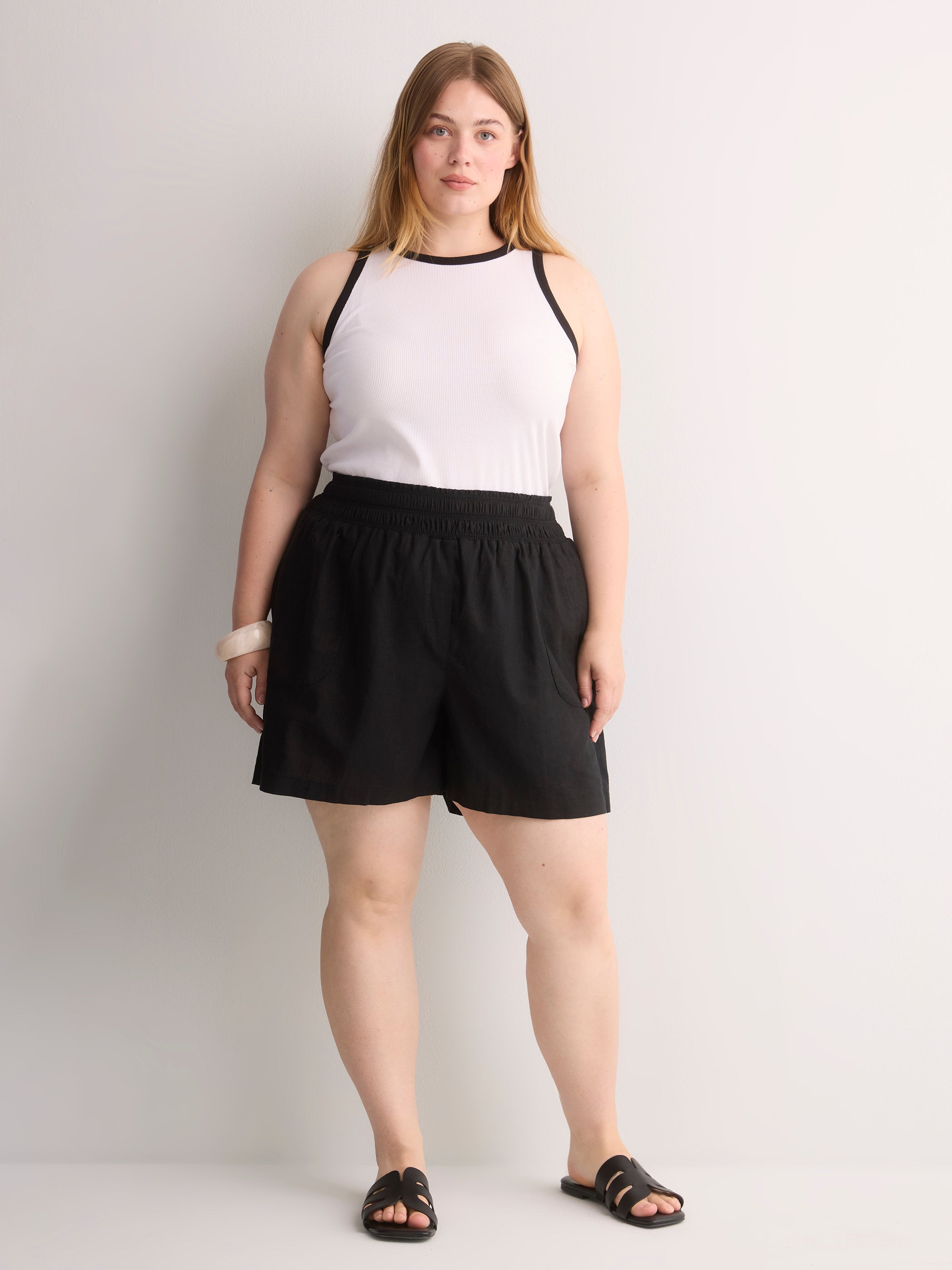Linen Blend Pull-On Short