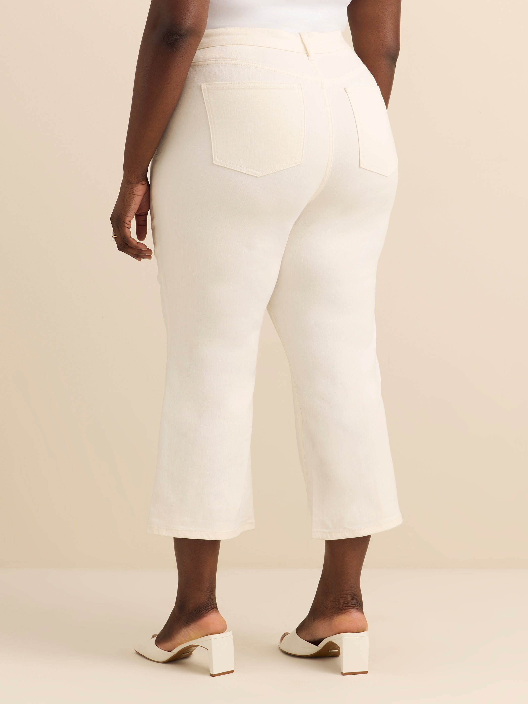 Jean à taille mi-haute évasé court et coloré - Addition Elle