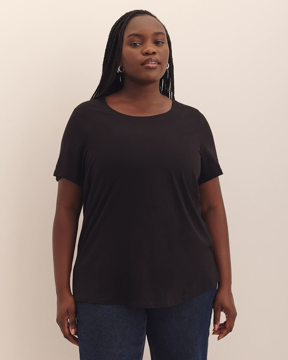 Curvy-Fit Crewneck Tee - PENN. Essentials