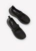 Chaussure noire Solevana Jane avec bride ajustable, pied large - Clarks