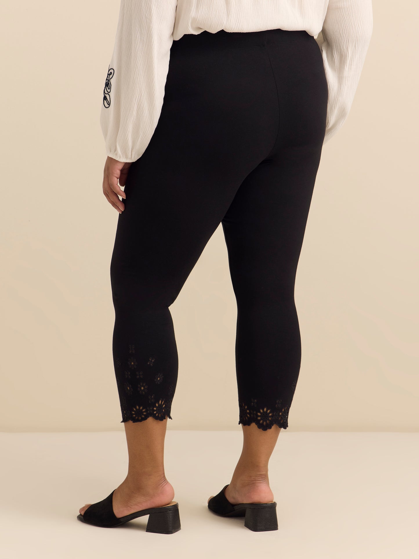 Solid Cropped Legging with Broderie Anglaise