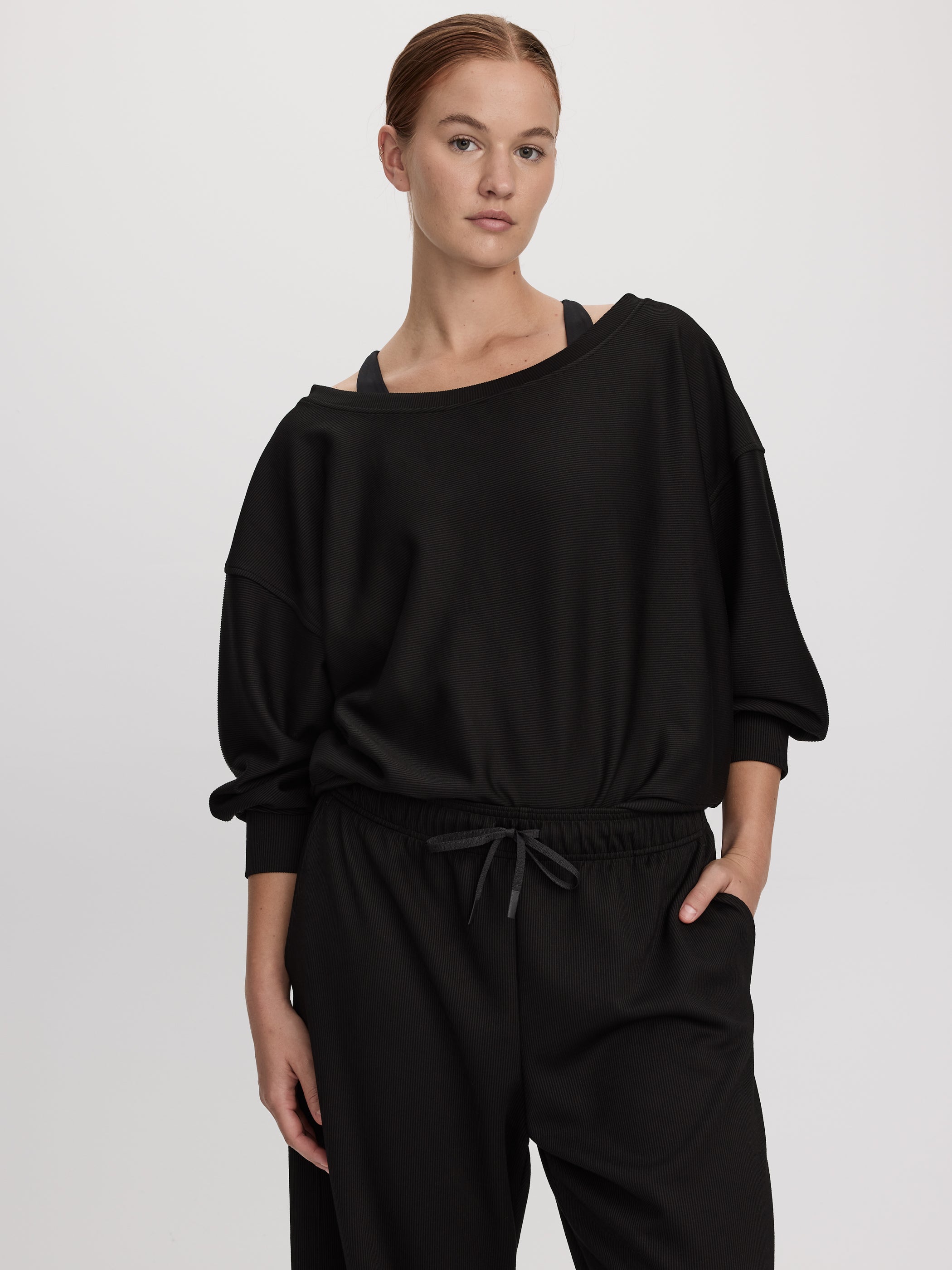 Long-Sleeve Off-the-Shoulder Top - Hyba