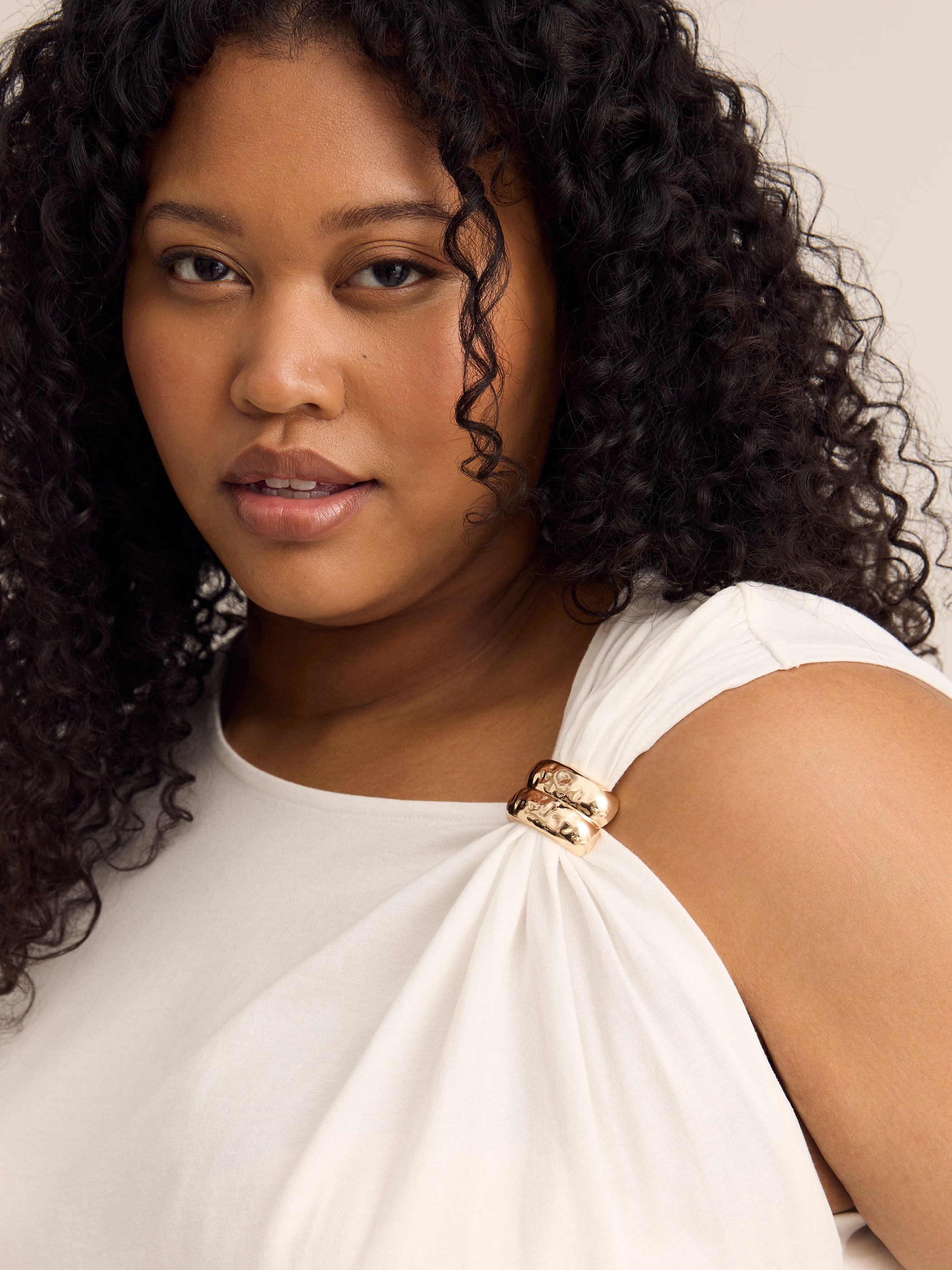 Straight Knit Top with Metal Jewel
