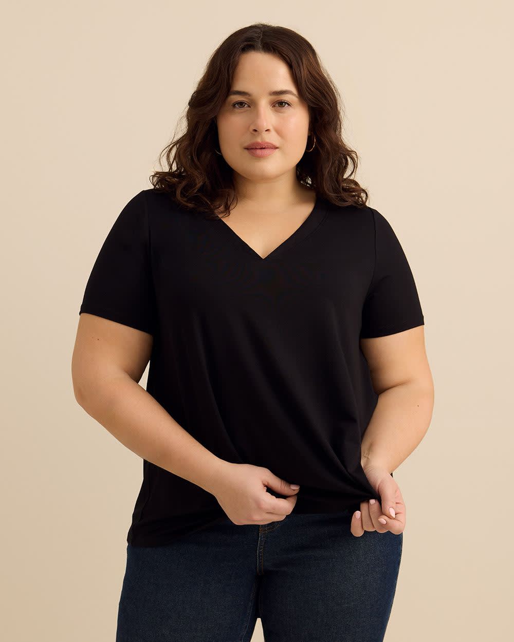 Haut évasé à manches courtes et encolure en V