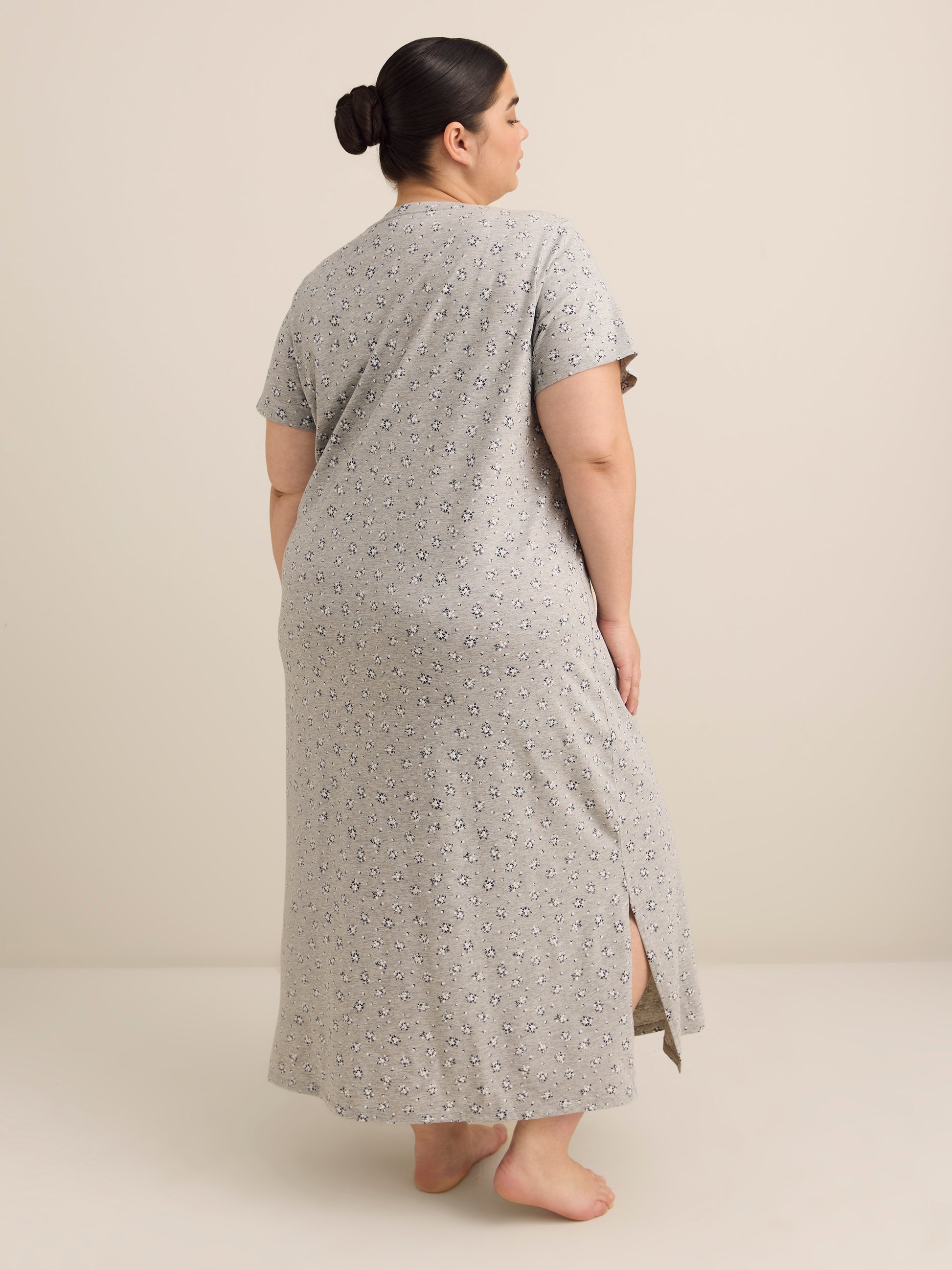 Heather Grey Floral-Print Long Short-Sleeve Sleepshirt - ti Voglio