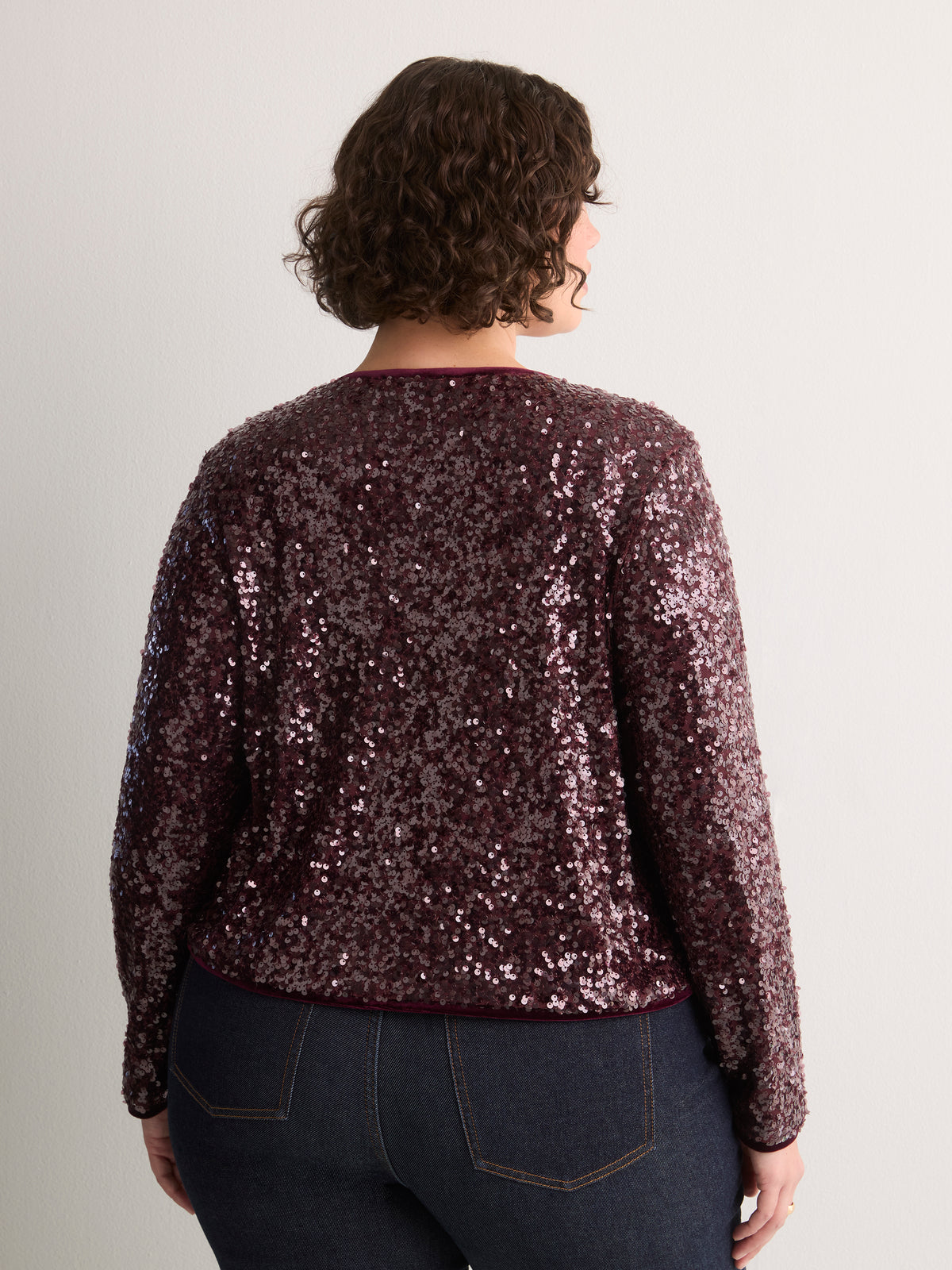Cardigan court prune à paillettes et devant ouvert