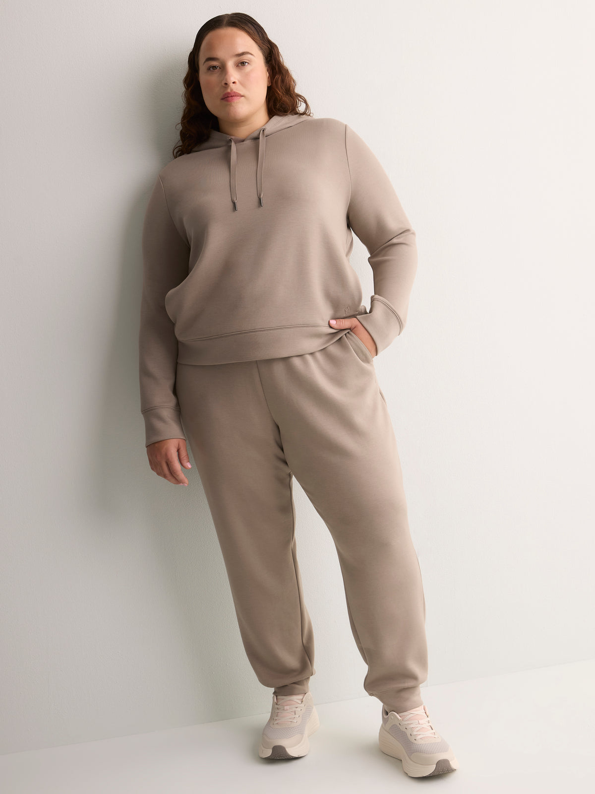 Skechluxe Elevate Mid-Rise Jogger Pant - Skechers