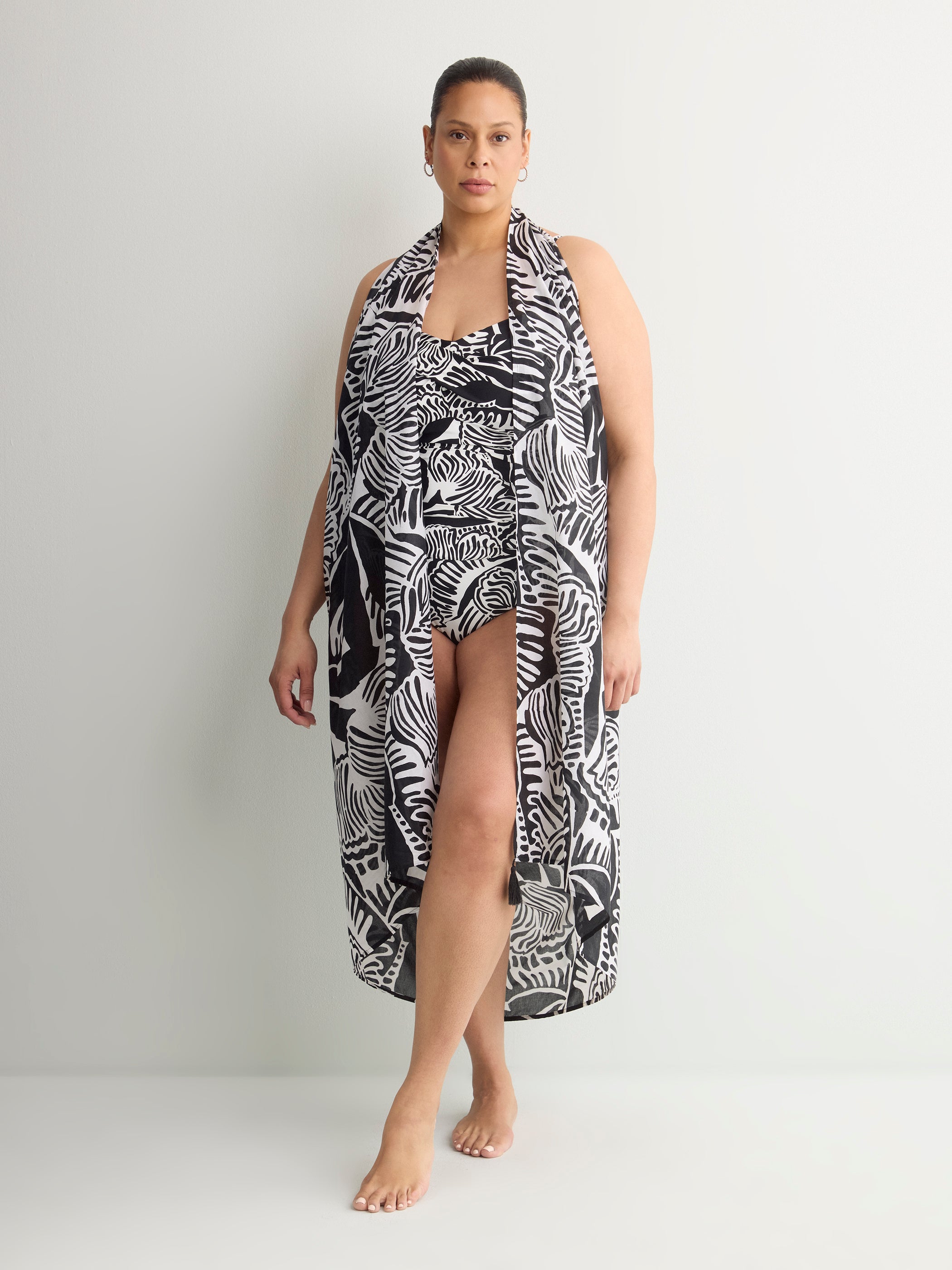 Printed Pareo With Tassels Details
