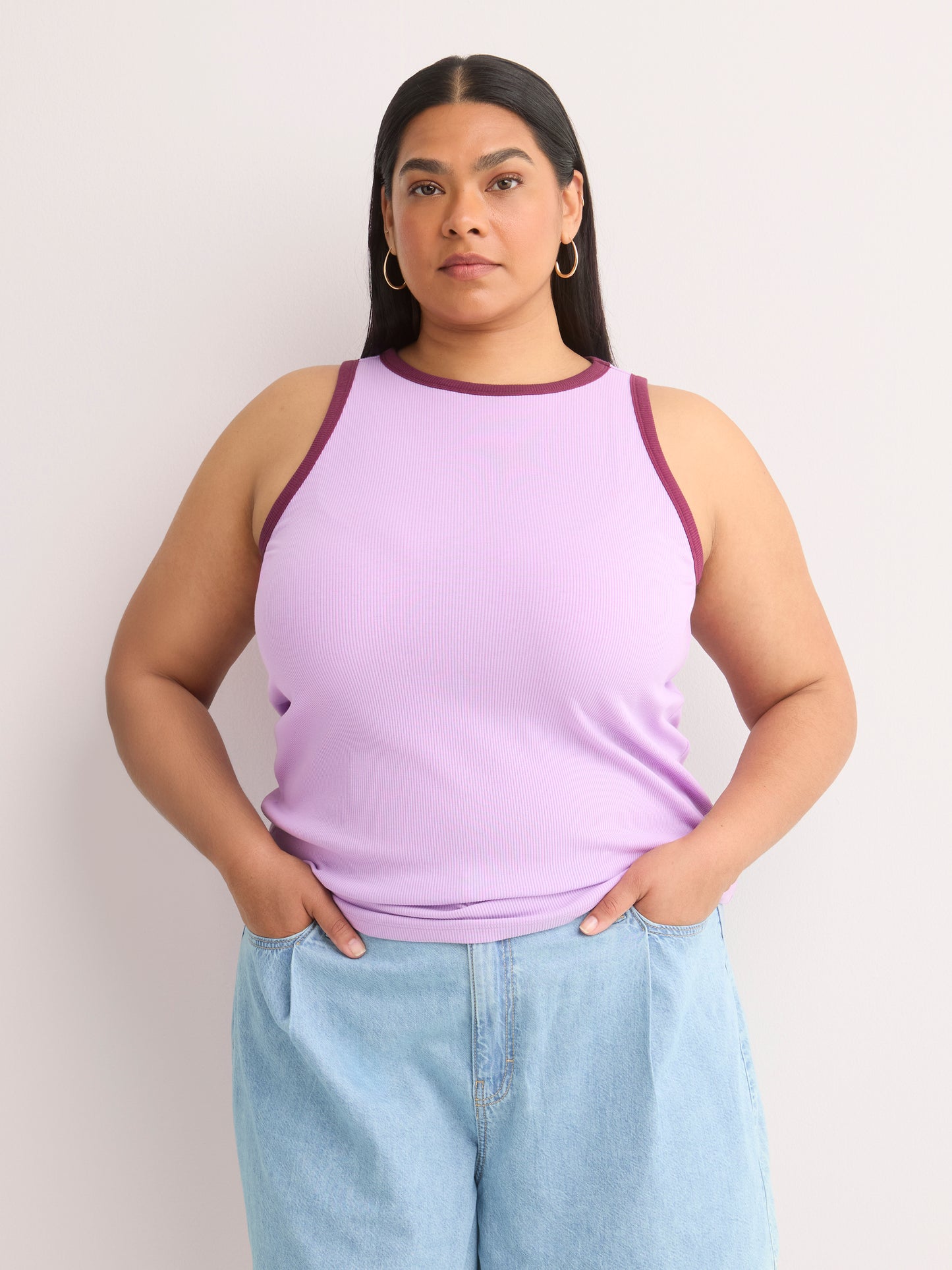 Fitted Halter-Neck Rib Knit Tank Top with Contrast Binding