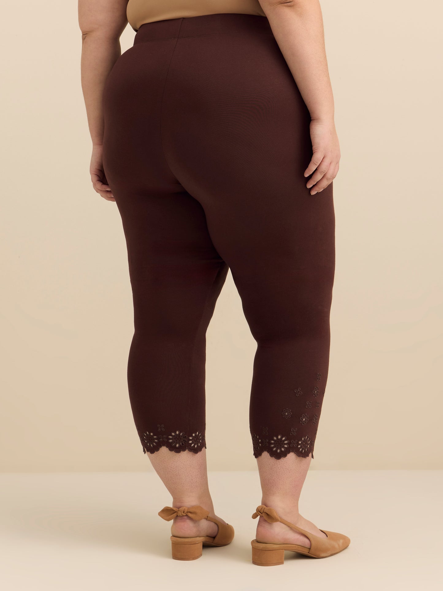 Solid Cropped Legging with Broderie Anglaise