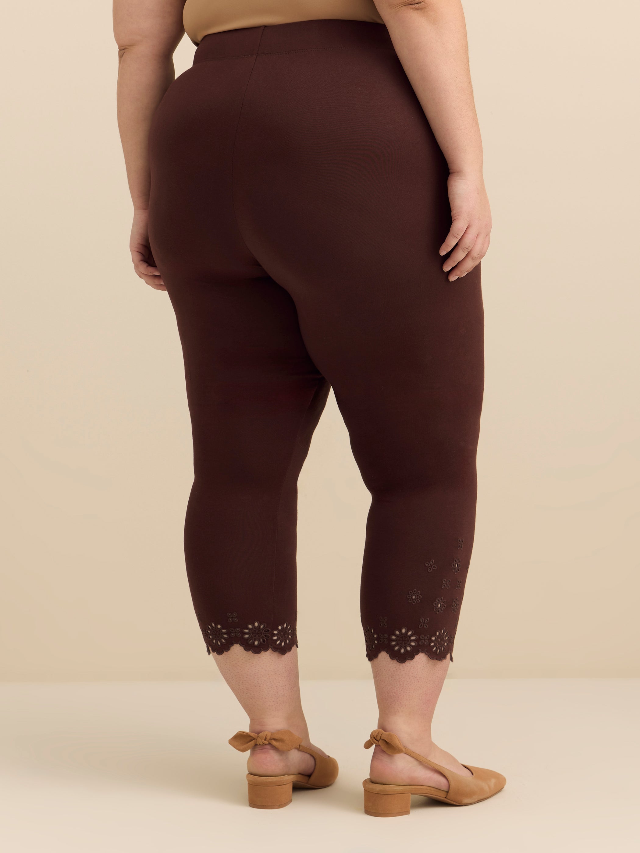 Solid Cropped Legging with Broderie Anglaise