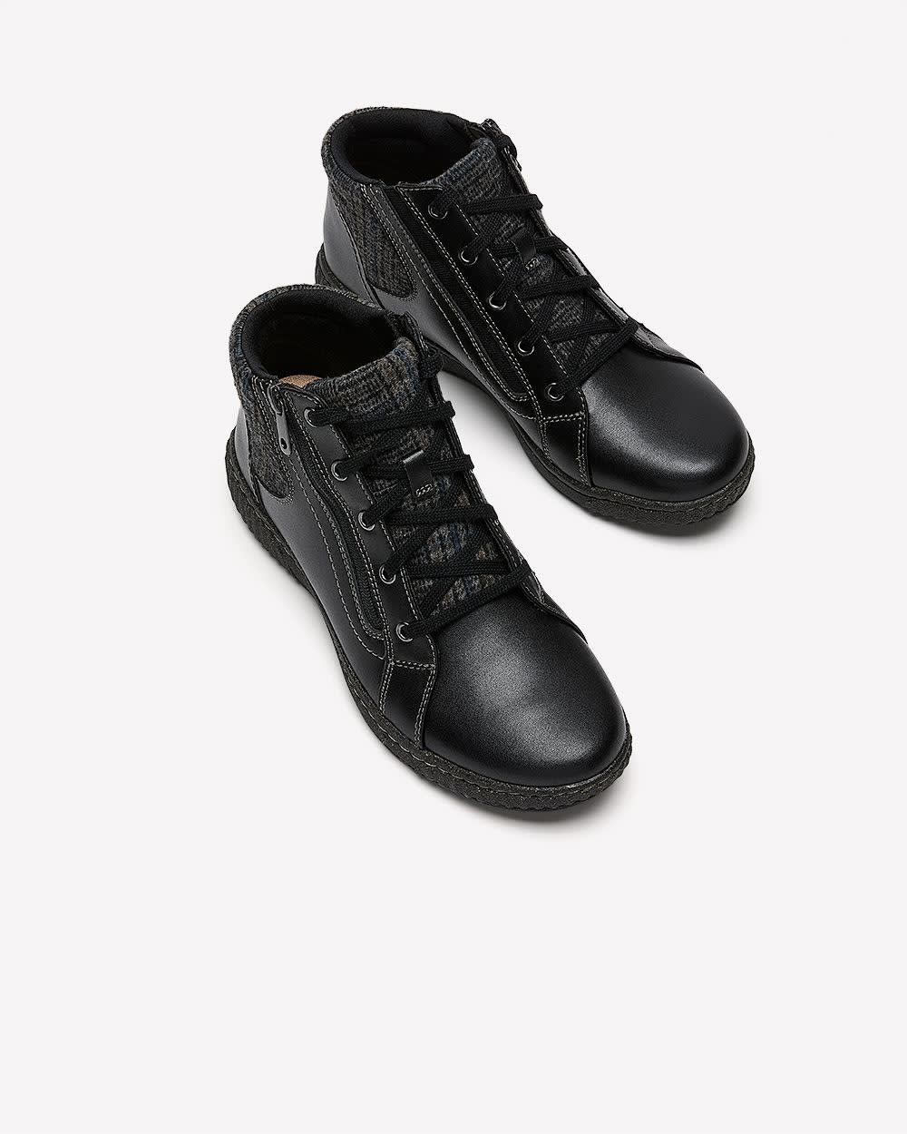 Bottillon lacé en cuir Caroline Spice, pied large - Clarks