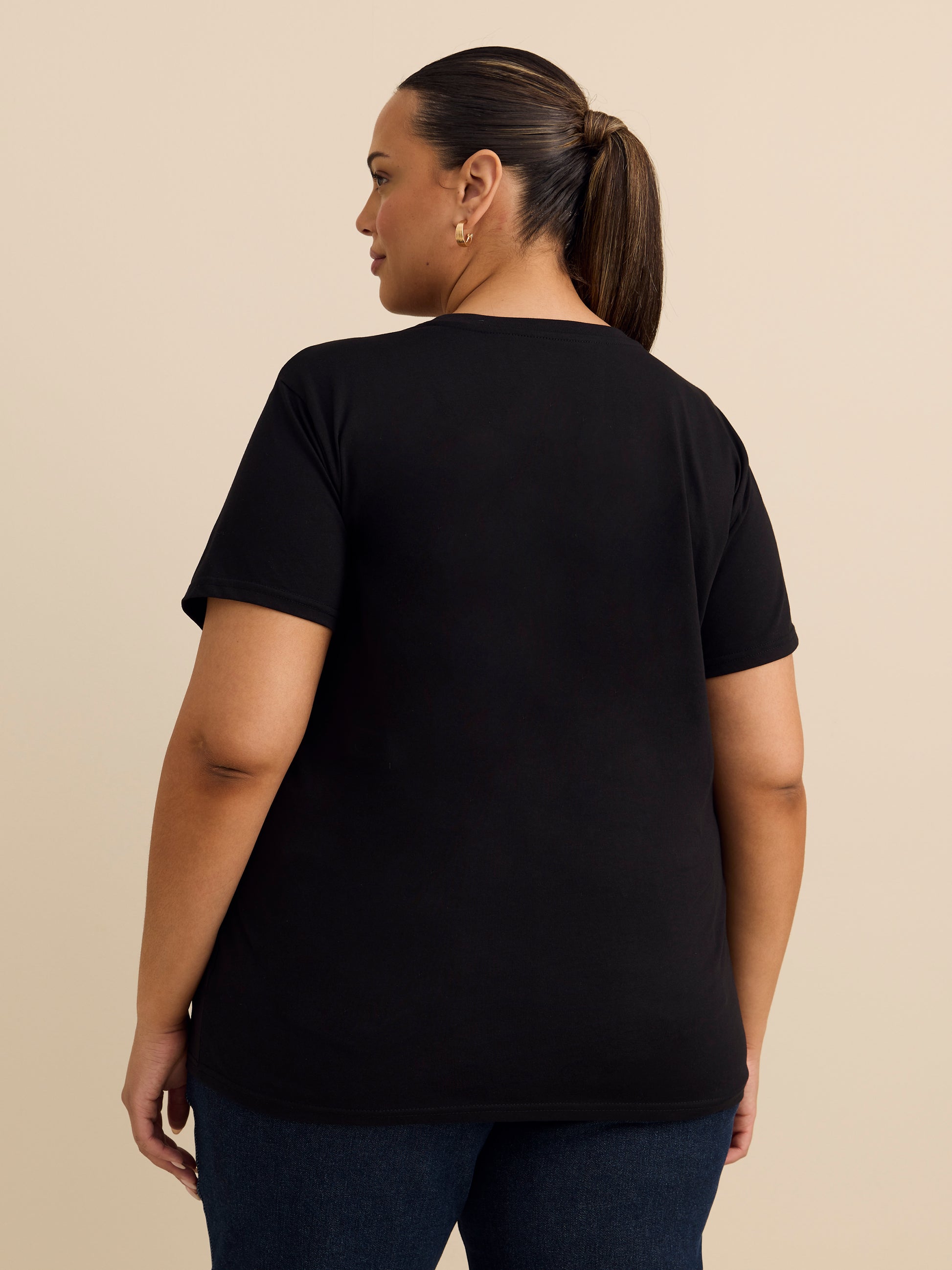 Black Short-Sleeve Crew Neck Tee with Snoopy Print