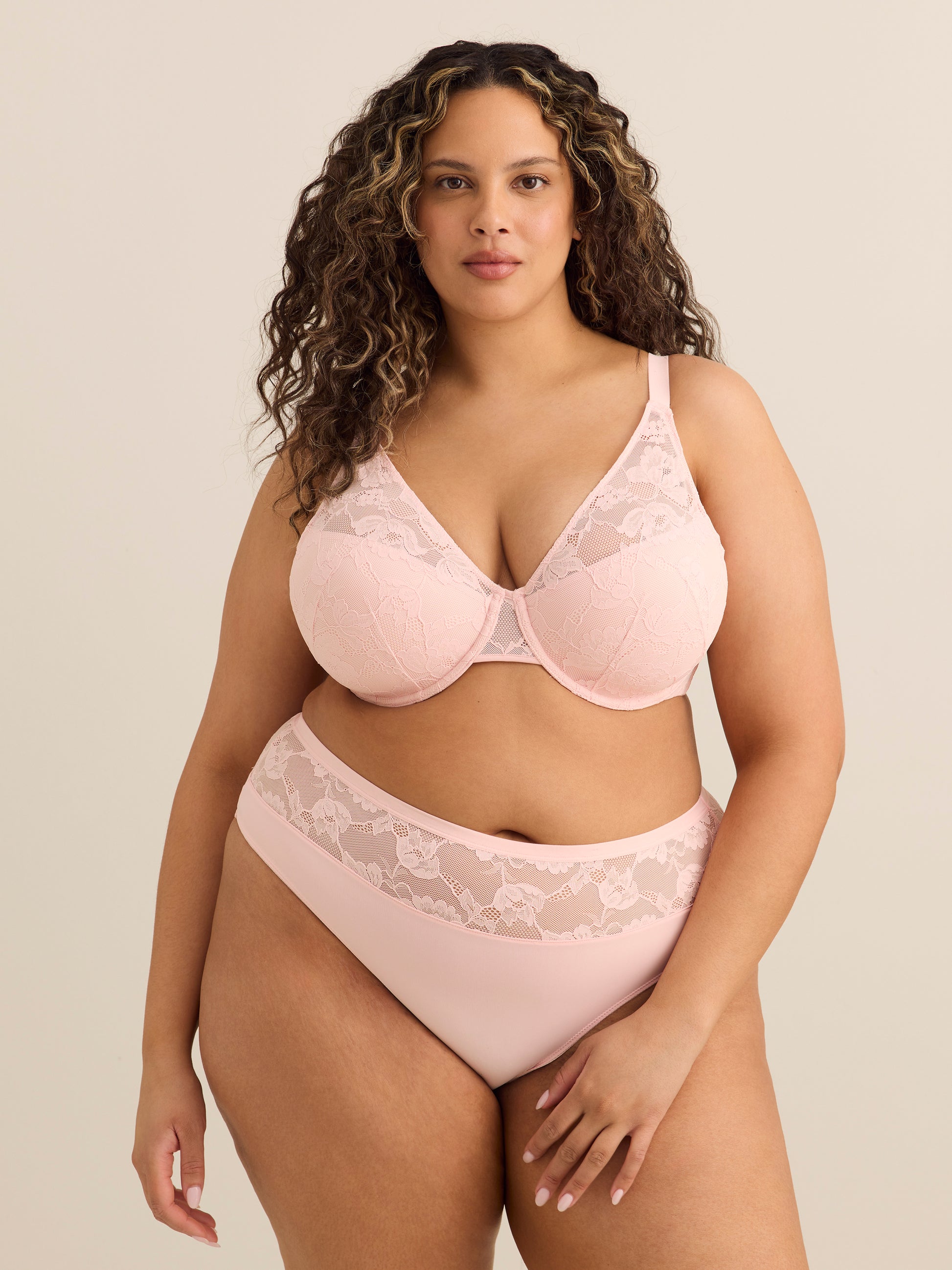 Underwire Lace Balconette Bra - Déesse Collection