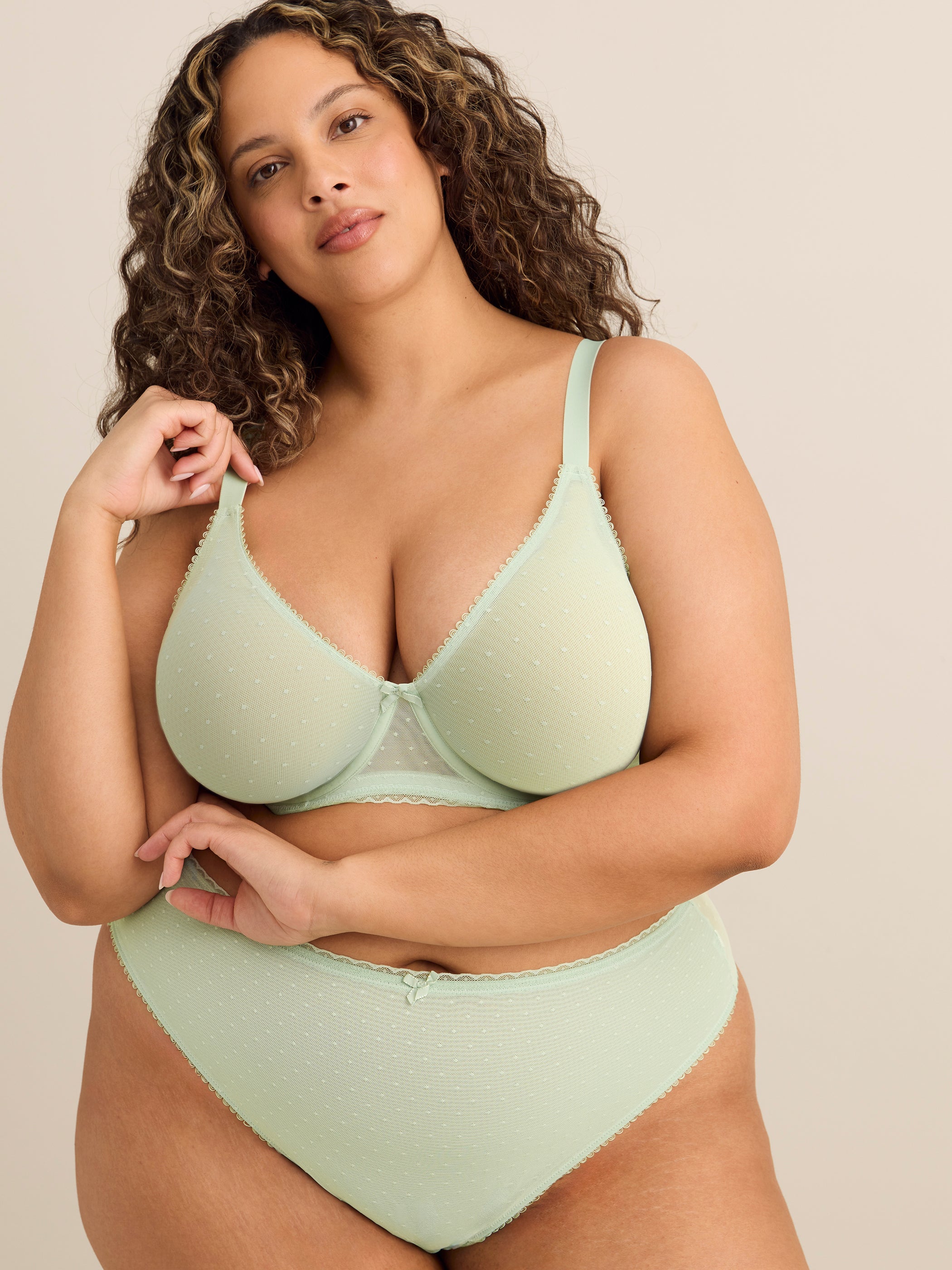 Underwire Dotted Mesh Unlined Bra with Lace - Déesse Collection