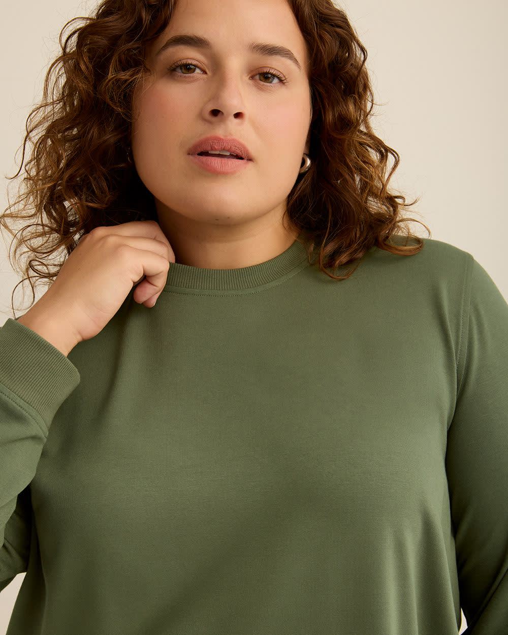 Boyfriend-Fit Crewneck Sweatshirt - PENN. Essentials