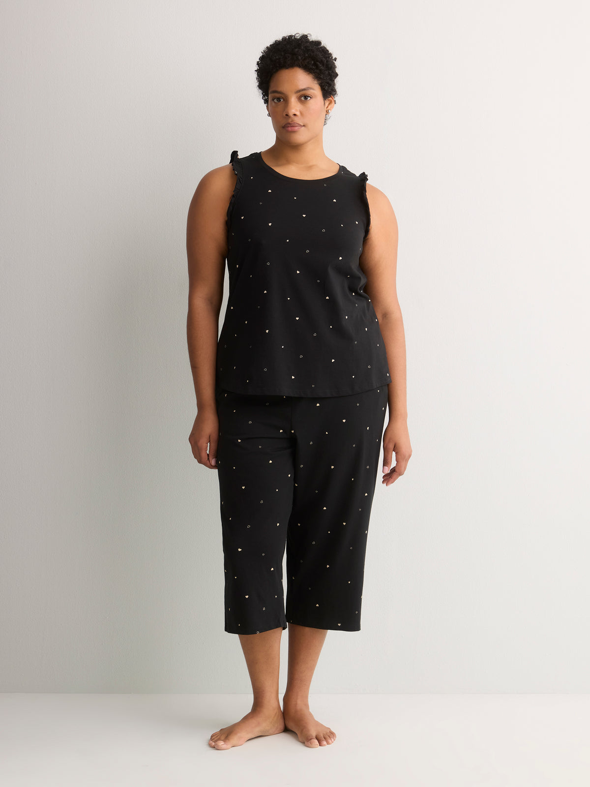 Black Heart-Print Modern-Fit Sleeveless Pyjama Top - tiVOGLIO