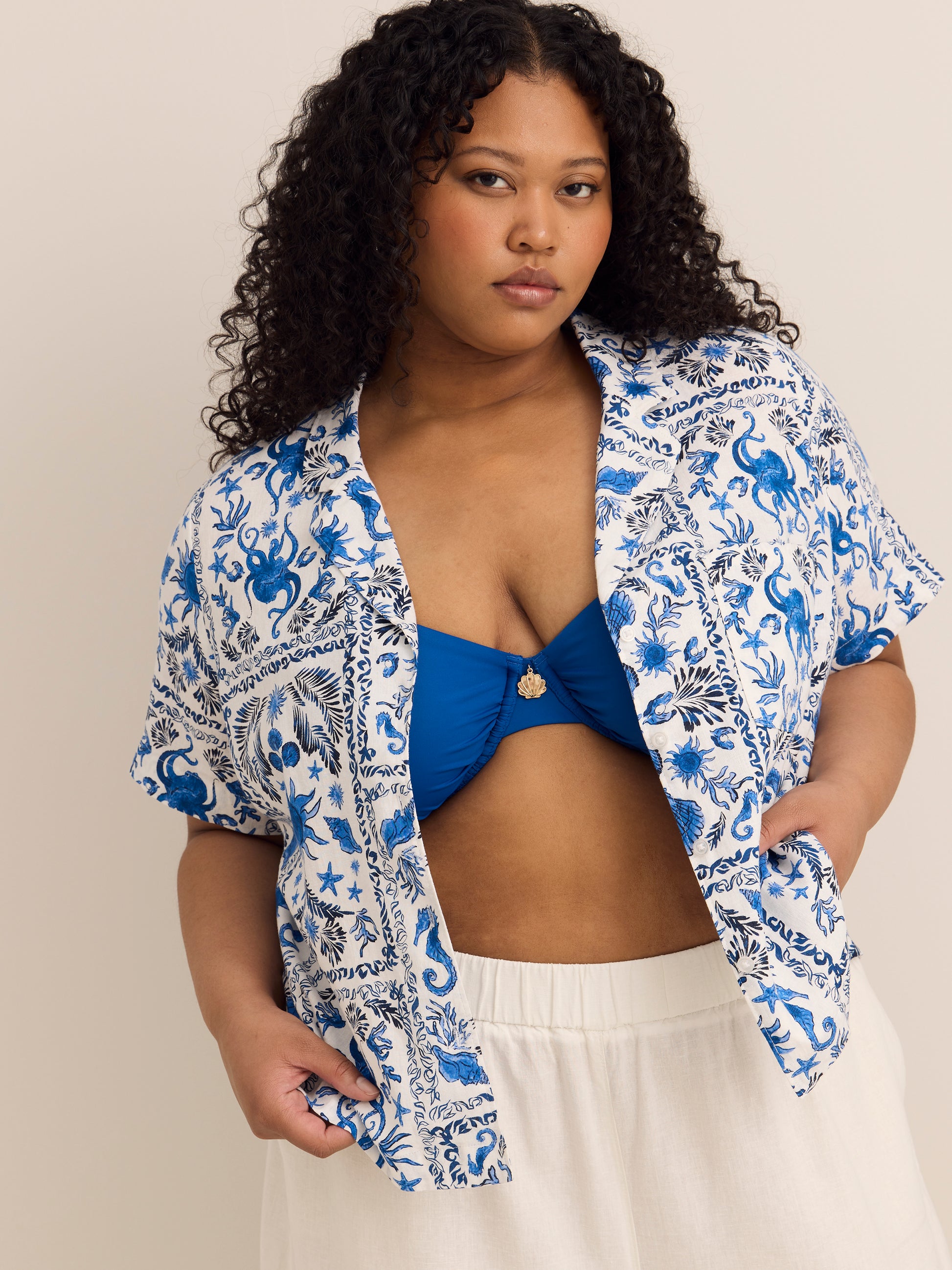 White Sea Tile Camp Collar Loose Blouse